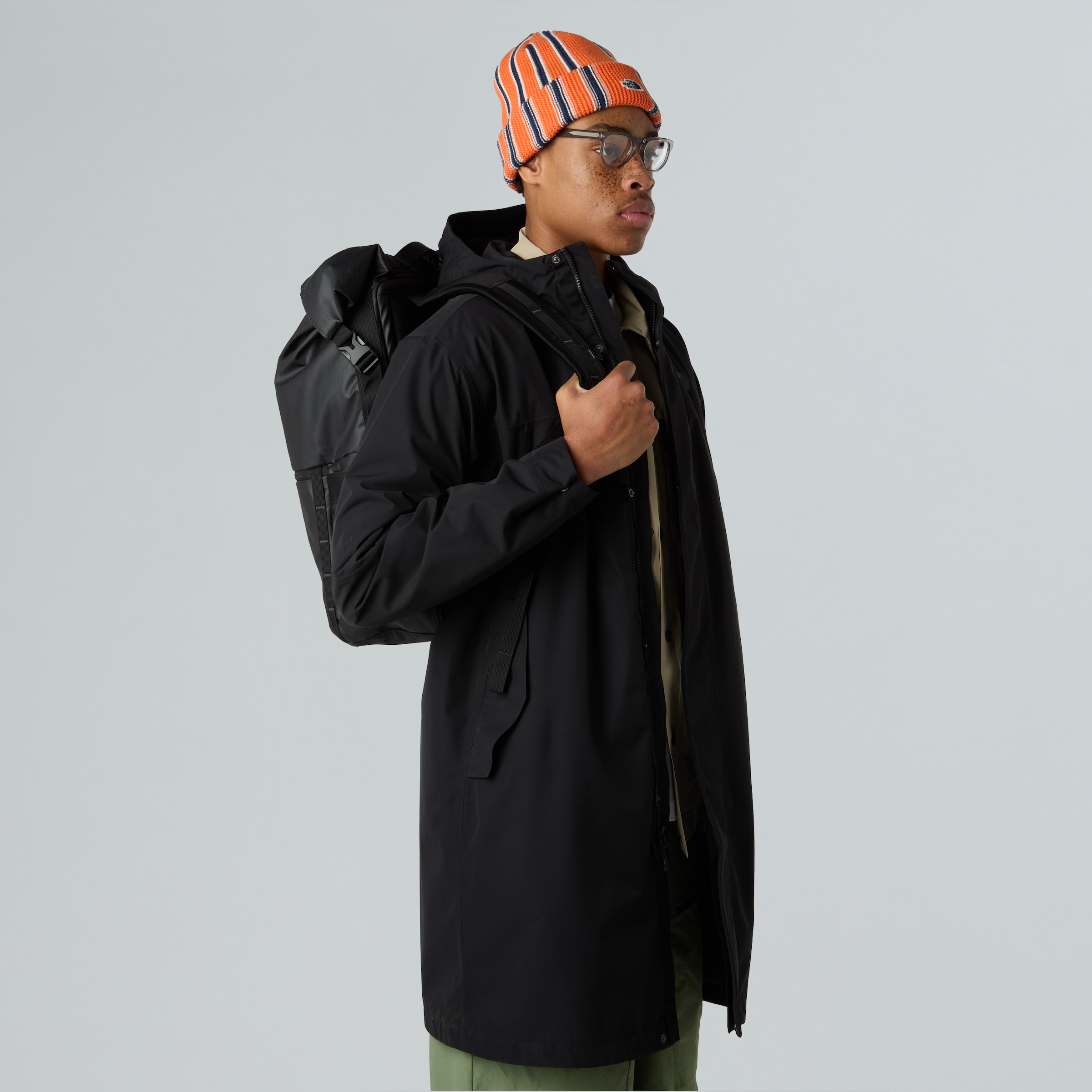 The North Face Freizeitrucksack »BASE CAMP VOYAGER ROLLTOP« mit Laptop-Fach, mit zwei Fächern für Wasserflaschen