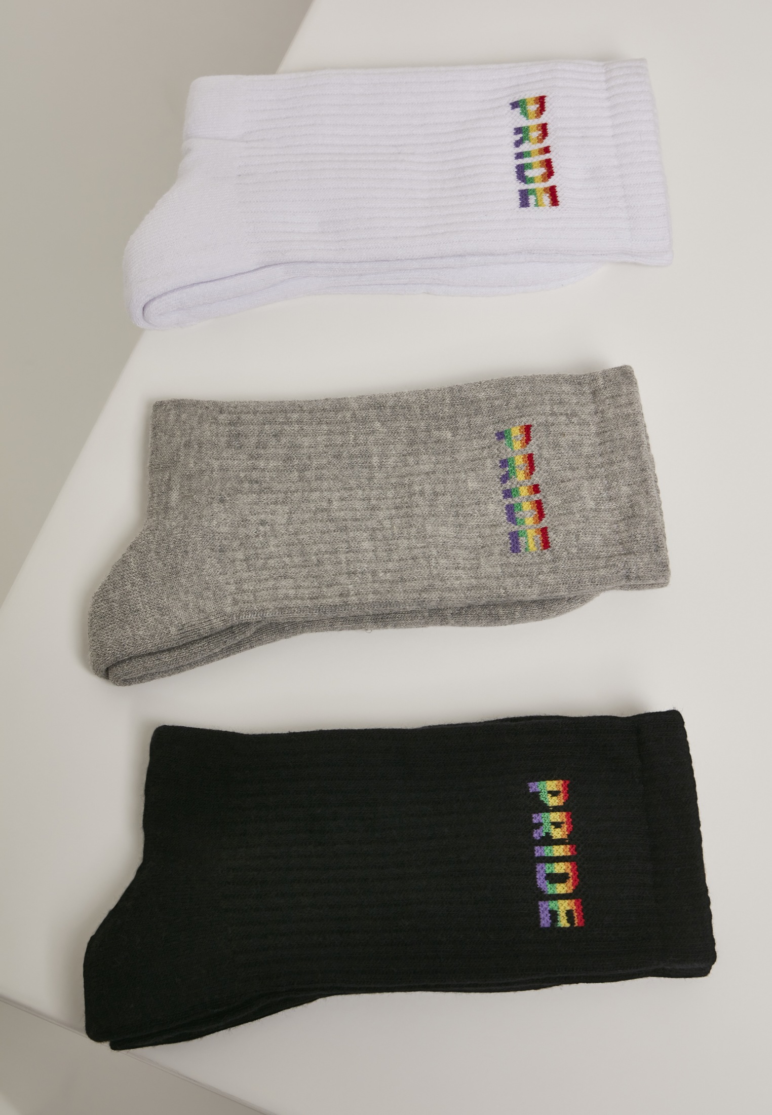 URBAN CLASSICS Strümpfe "Urban Classics Pride Socks 3-Pack", (1 Paar)