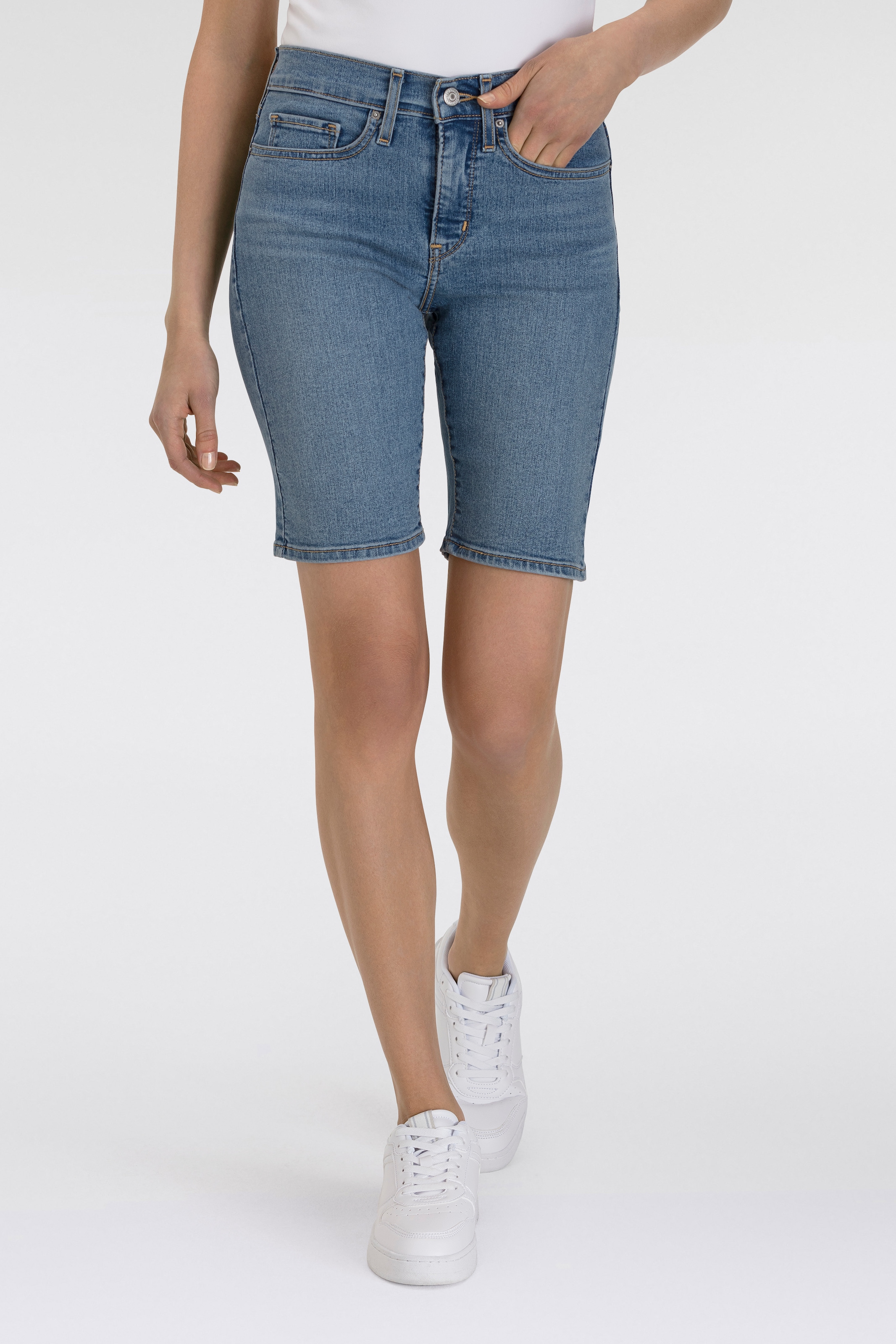 Levi's® Shorts »SHAPING BERMUDA«, im Five-Pocket Style