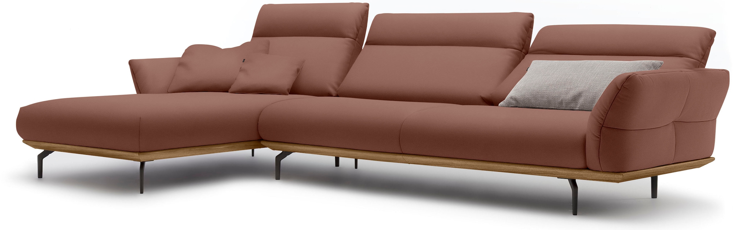Creation BY ROLF BENZ Ecksofa »CR.460«, Sockel in Nussbaum, Winkelfüße in Umbragrau, Breite 338 cm