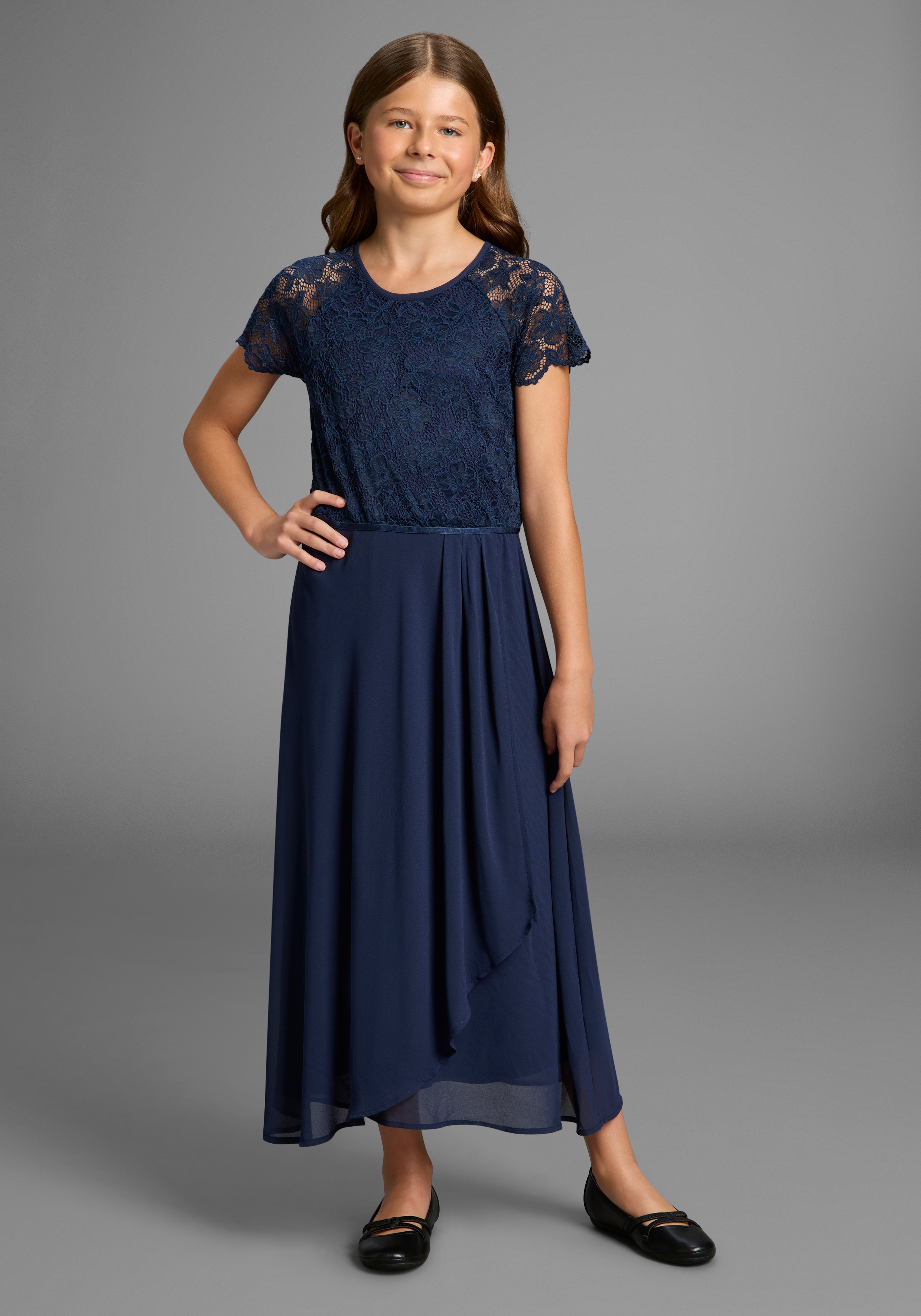 KIDSWORLD Jerseykleid "Festliches Kleid mit Spitze" Elegantes Kleid mit Spitze und Chiffon