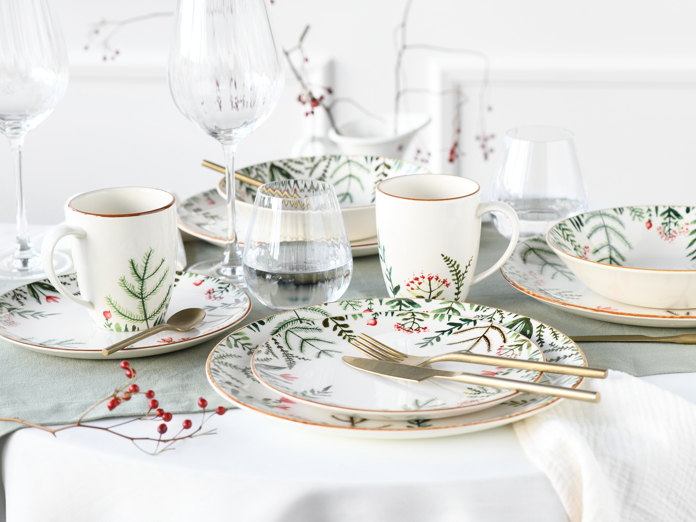 CreaTable Kombiservice »Geschirr-Set Greenery Leaves«, (Set, 16 tlg., Kaffeeservice und Tafelservice im Set, für 4 Personen), Service, traditionelles Blumen- und Farnmotiv, 16 Teile für 4 Personen
