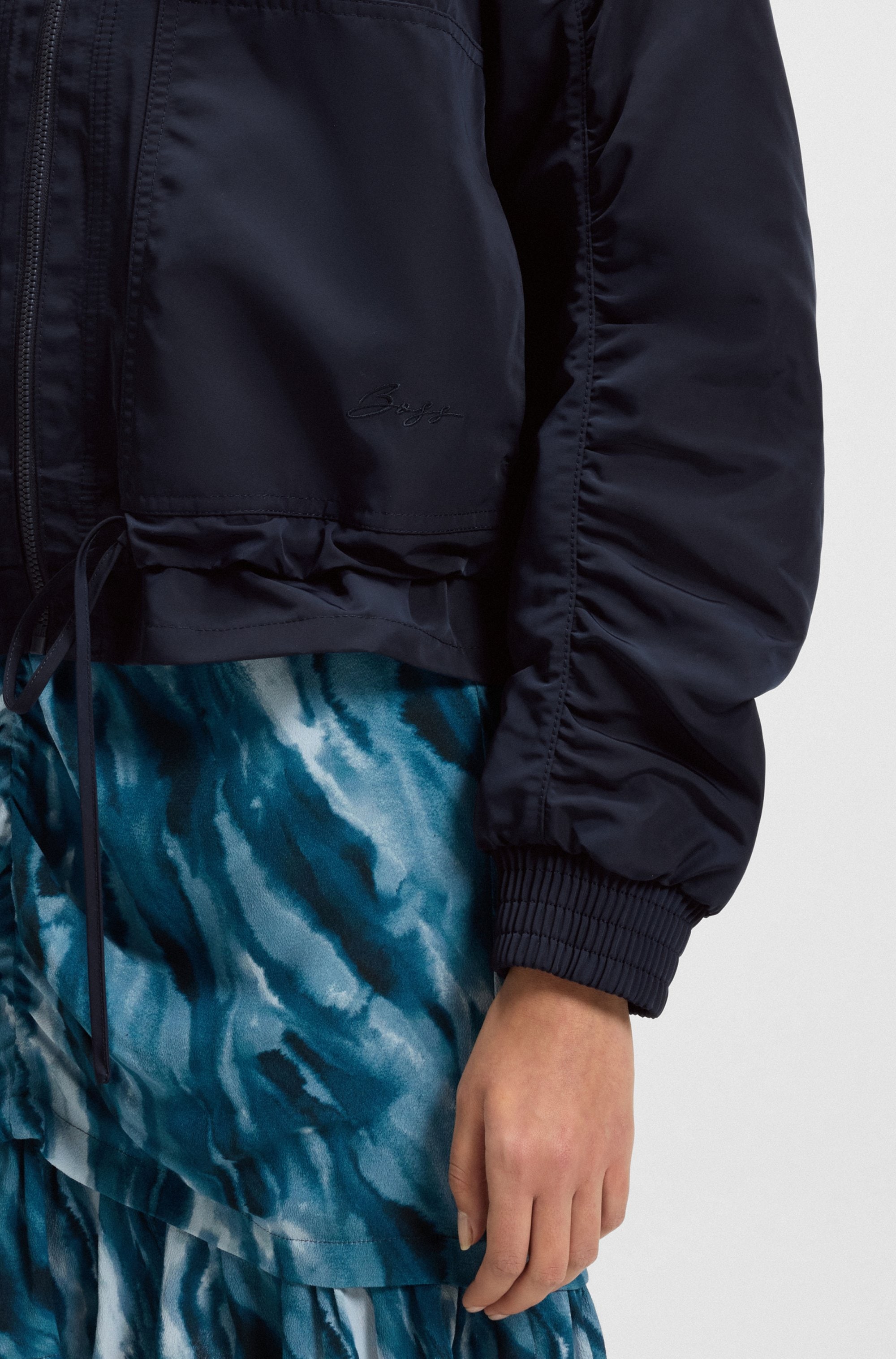 BOSS ORANGE Bomberjacke »Pirosa Premium Damenmode«, mit schützendem Finish
