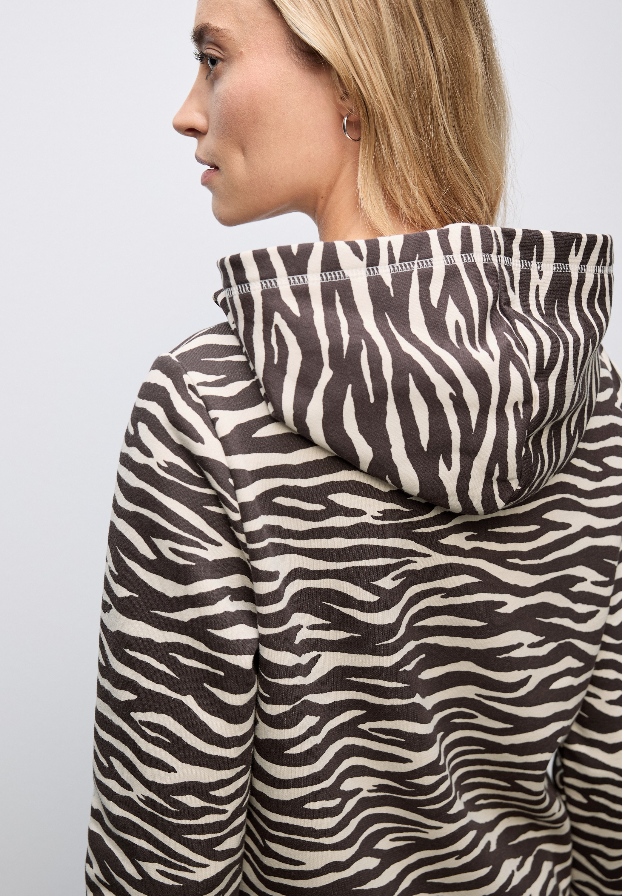 STREET ONE Kapuzensweatshirt, mit Animal-Print