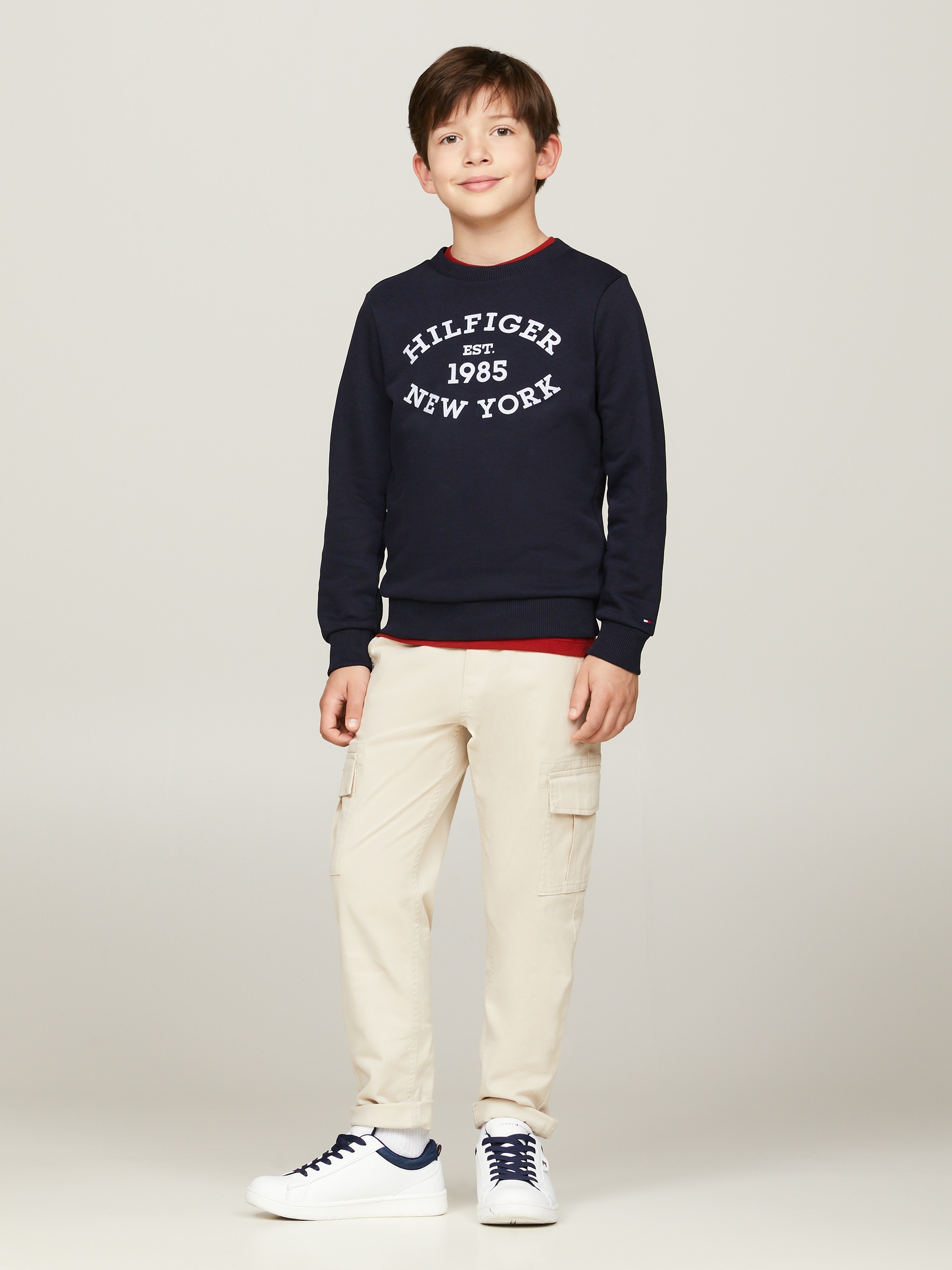 Tommy Hilfiger Sweatshirt »MONOTYPE FLOCK REG SWEATSHIRT«, mit Frontprint; Rundhals, Langarm