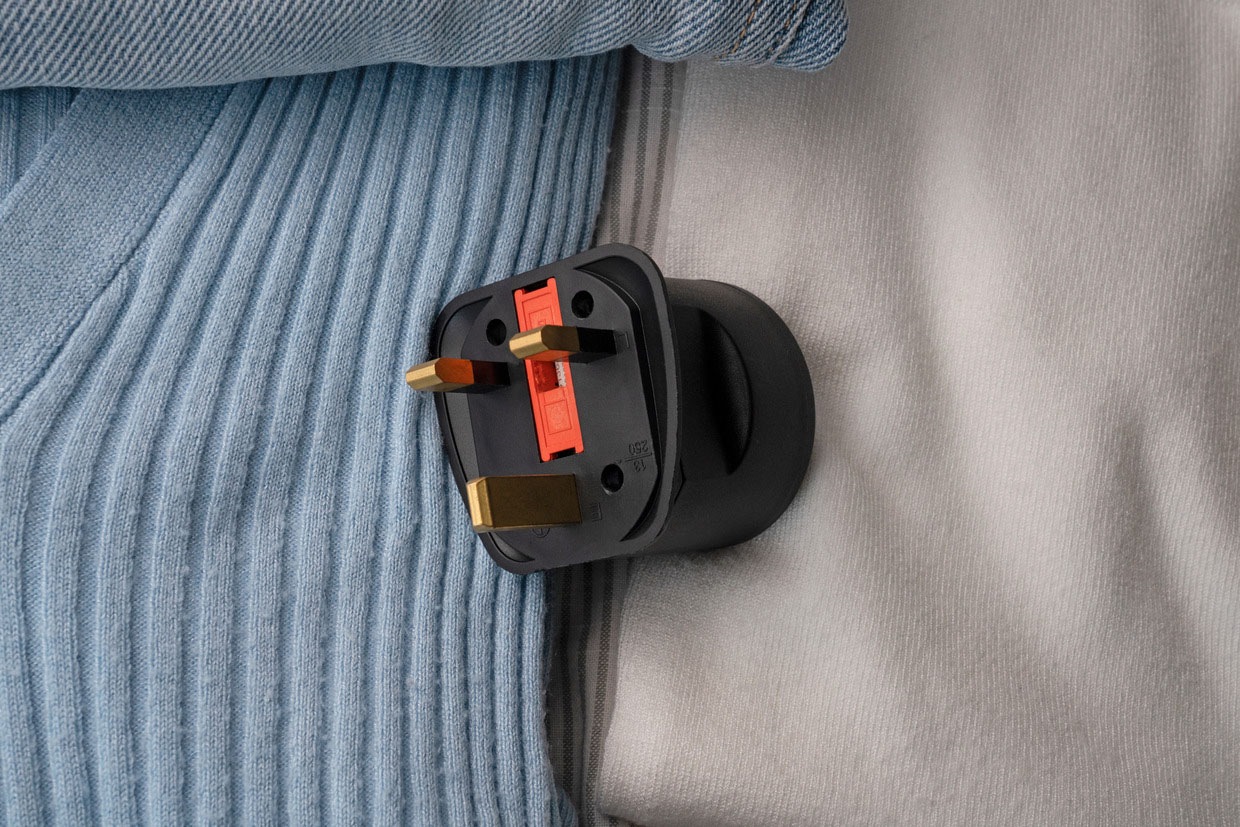 Brennenstuhl Reiseadapter »Typ F (Schutzkontakt) auf Typ G (Großbritannien)«