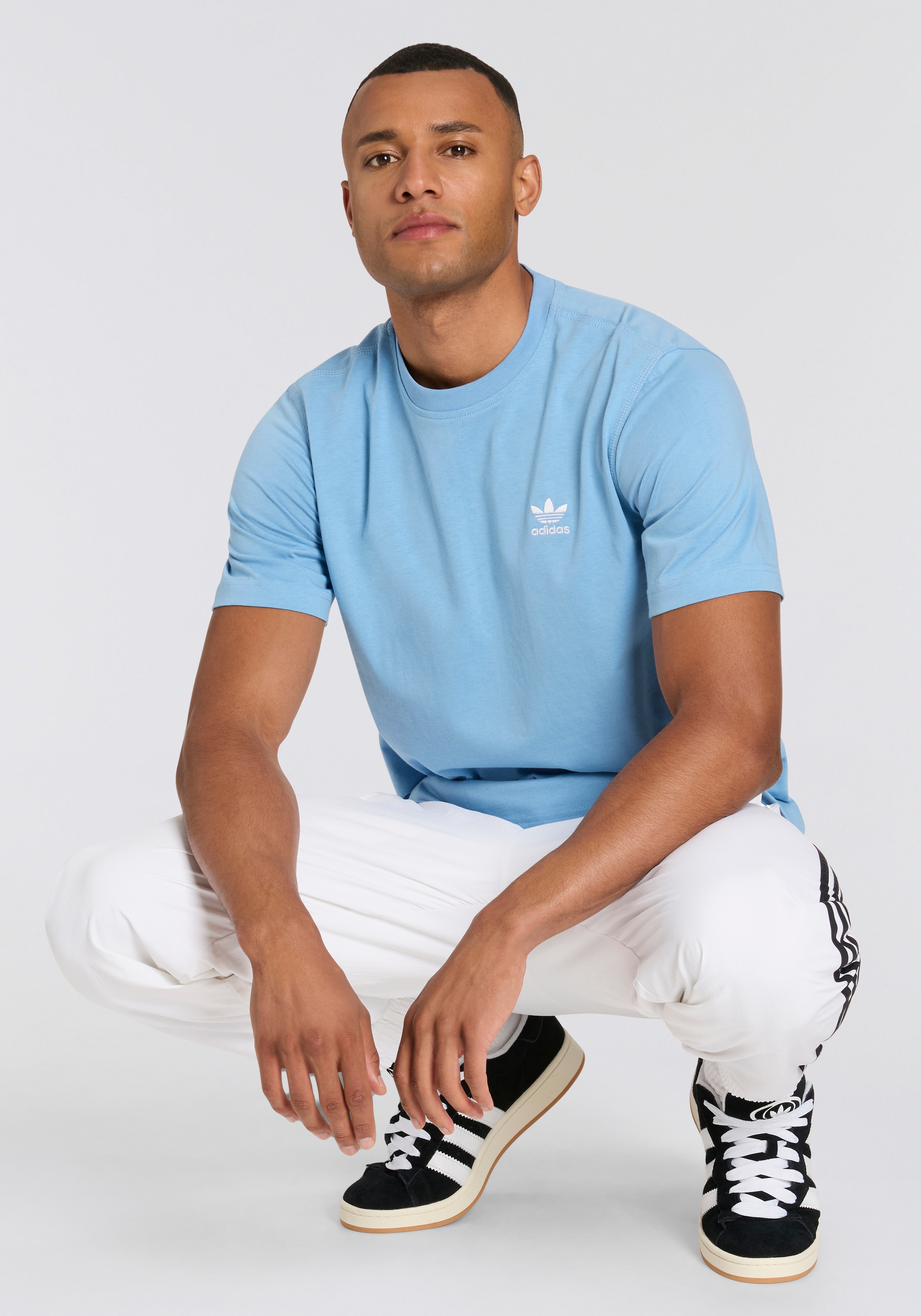 adidas Originals T-Shirt »TREFOIL ESS TEE«, drei Streifen Essentials Shirt mit Trefoil Logo