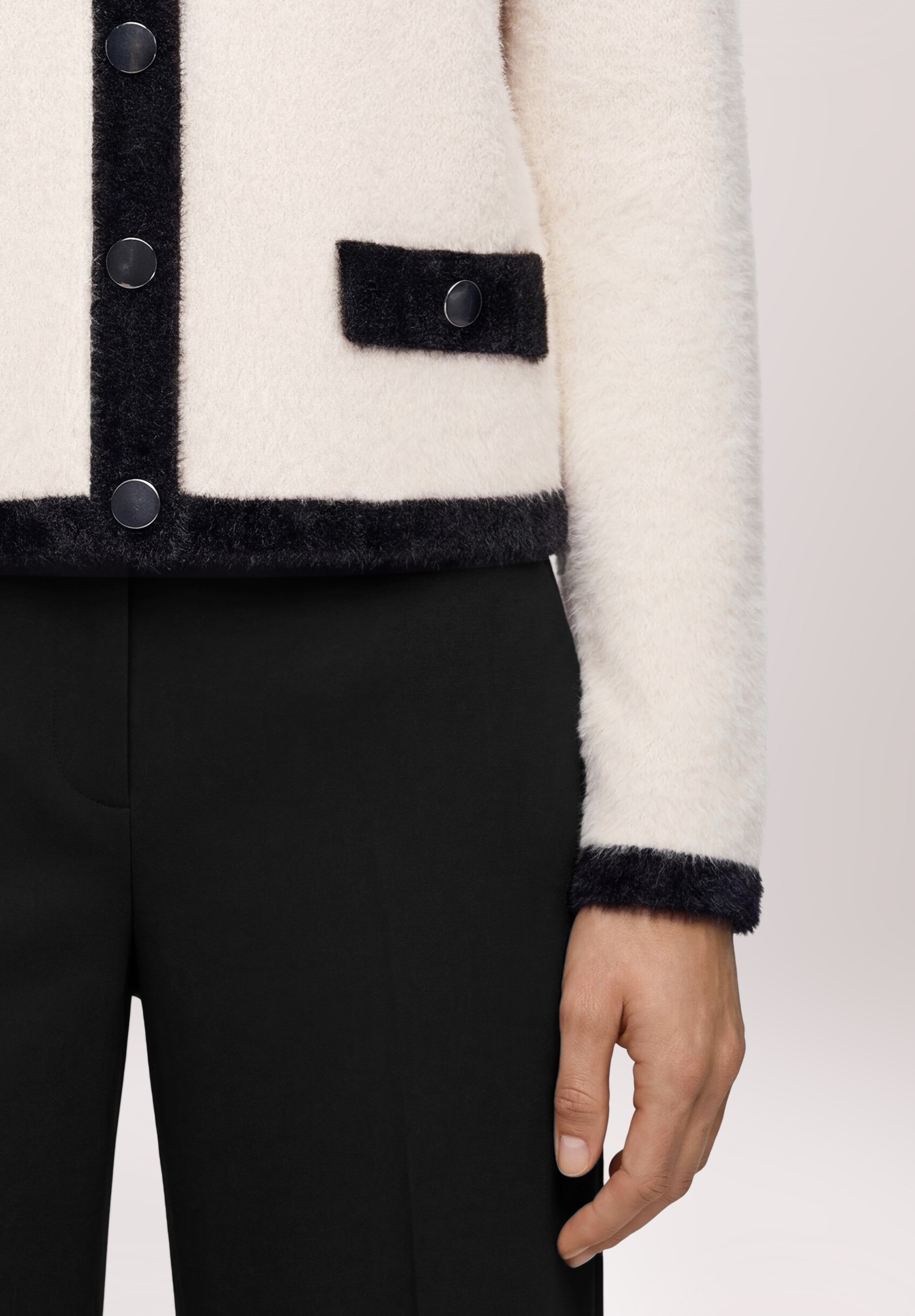 Betty Barclay Strickjacke »Damen mit Knopfleiste« 1