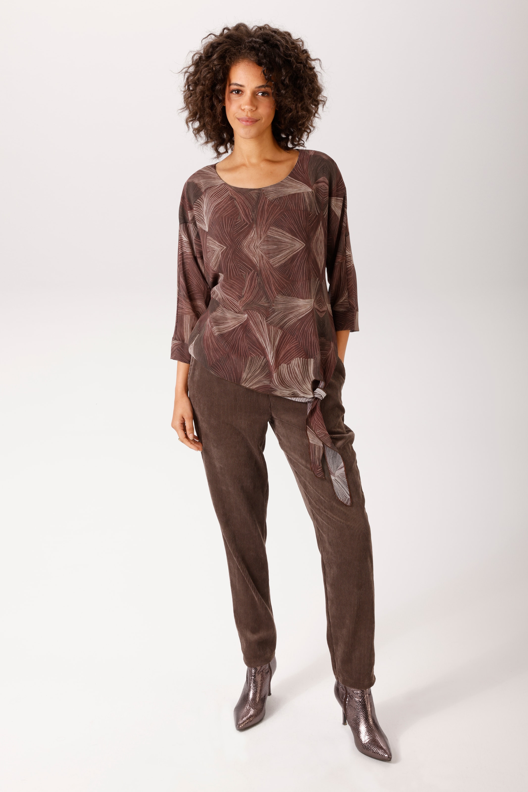 Aniston CASUAL Schlupfbluse mit großflächigem, grafischen Muster - NEUE KOLLEKTION