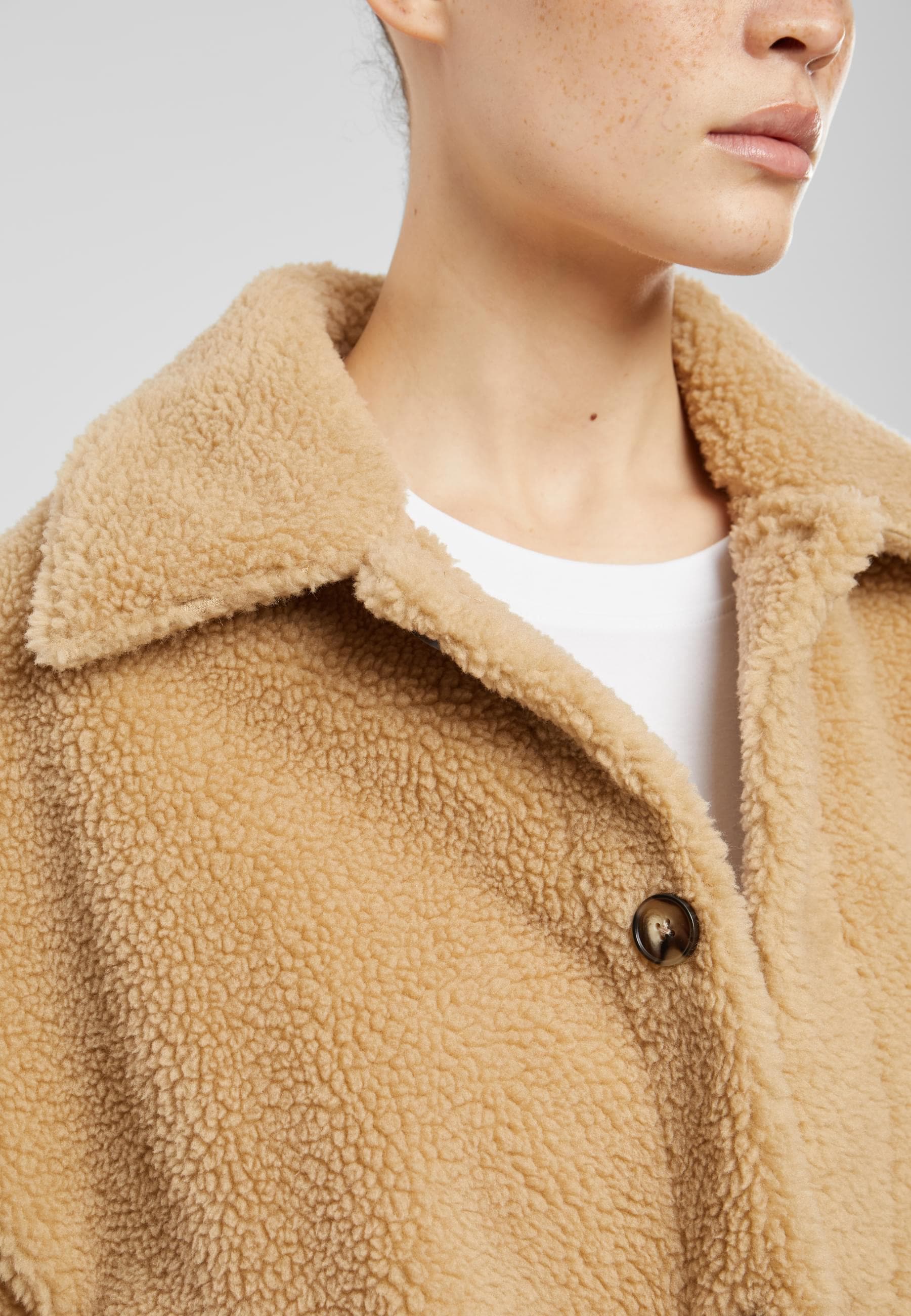 URBAN CLASSICS Allwetterjacke »Urban Classics Ladies Short Sherpa Button Jacket«, (1 St.), ohne Kapuze