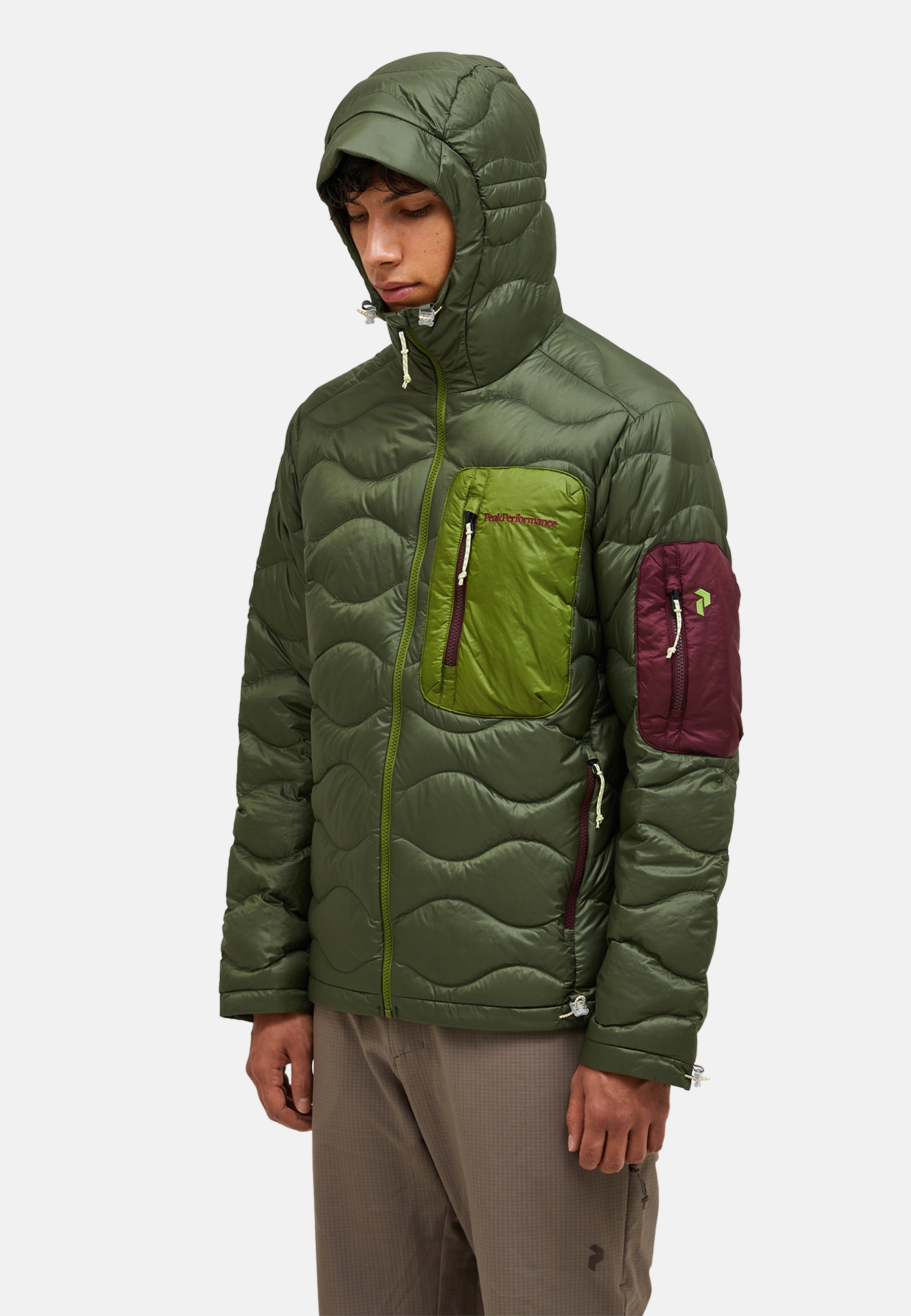 Peak Performance Daunenjacke »M Helium Utility Down Hood Jacket« mit sportivem Design