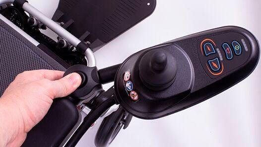 mobilis Elektrorollstuhl »M40+ / I-Go+, Bequem auch für große Personen«, Fußbrett hochklappbar, Joystick Rechts oder Links