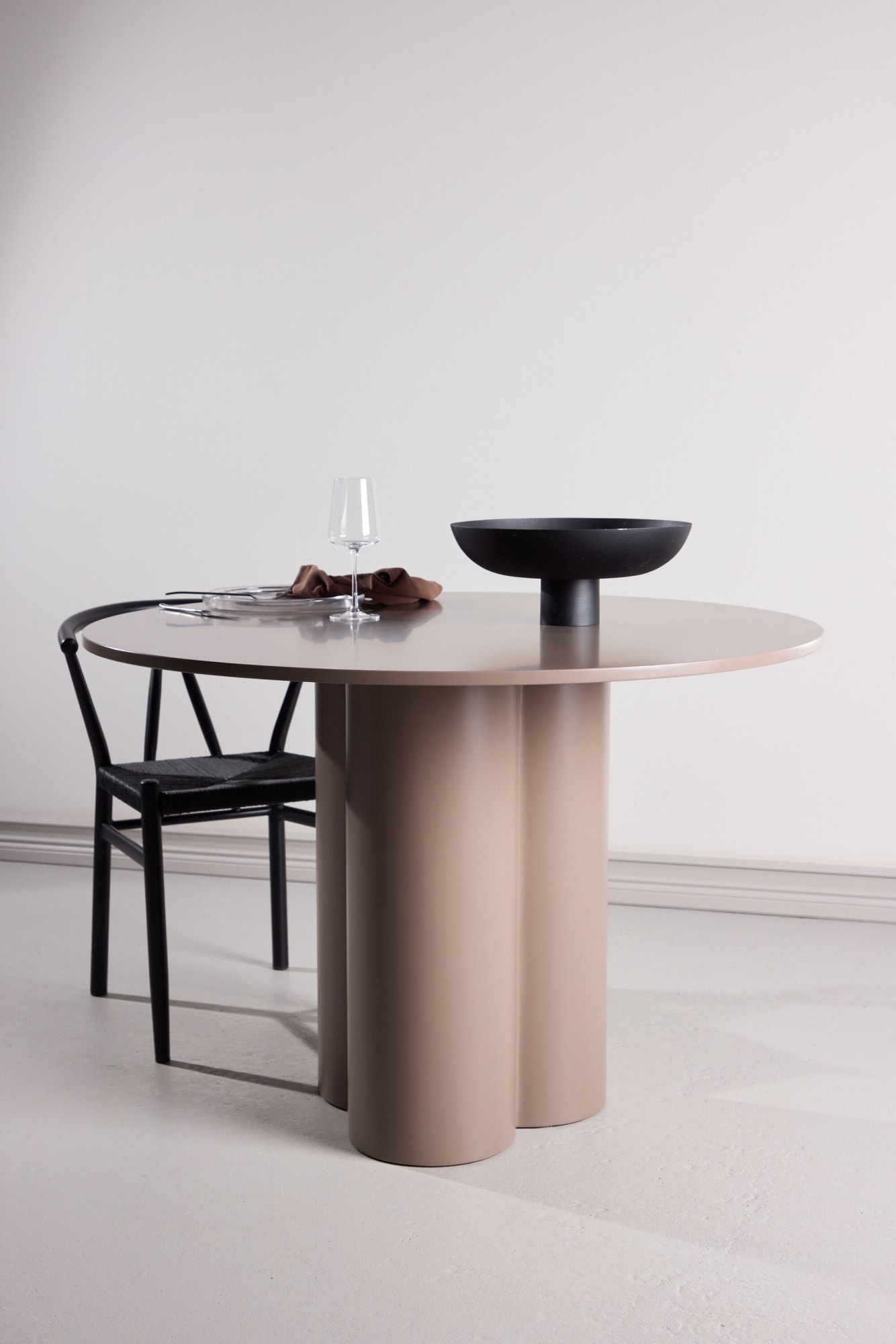 "Esstisch VENTURE HOME ""Olivia, runder Esstisch in warmem Dunkelbraun, Ø 110 cm"", dunkelbraun, dunkelbraun, B:110cm H:76cm T:110cm, Tische