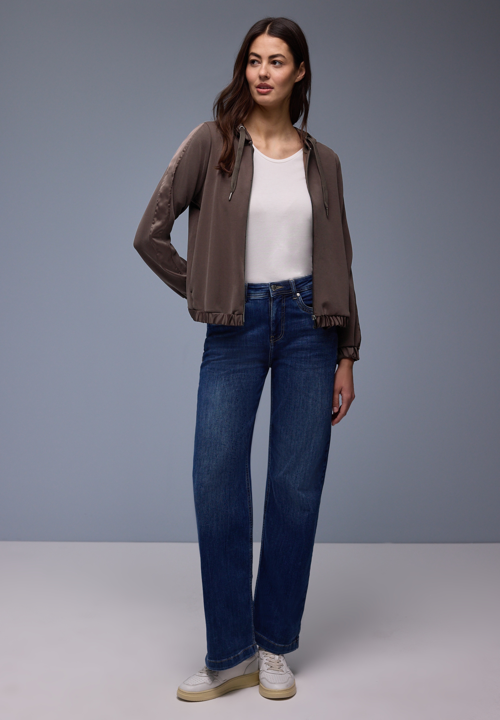 STREET ONE Kapuzensweatjacke im Silk-Look, mit seidigem Glanz