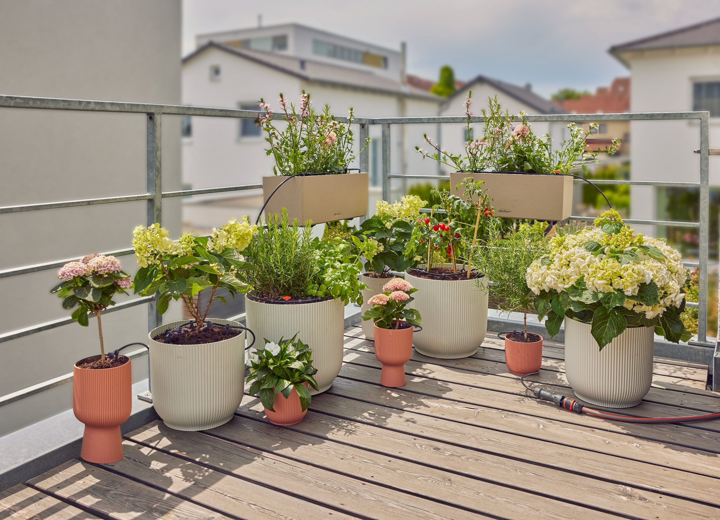 GARDENA Bewässerungssystem »Micro-Drip-System Balkon« ()  Starterset, zuverlässige Tropfbewässerung von bis zu 15 Balkonpflanzen