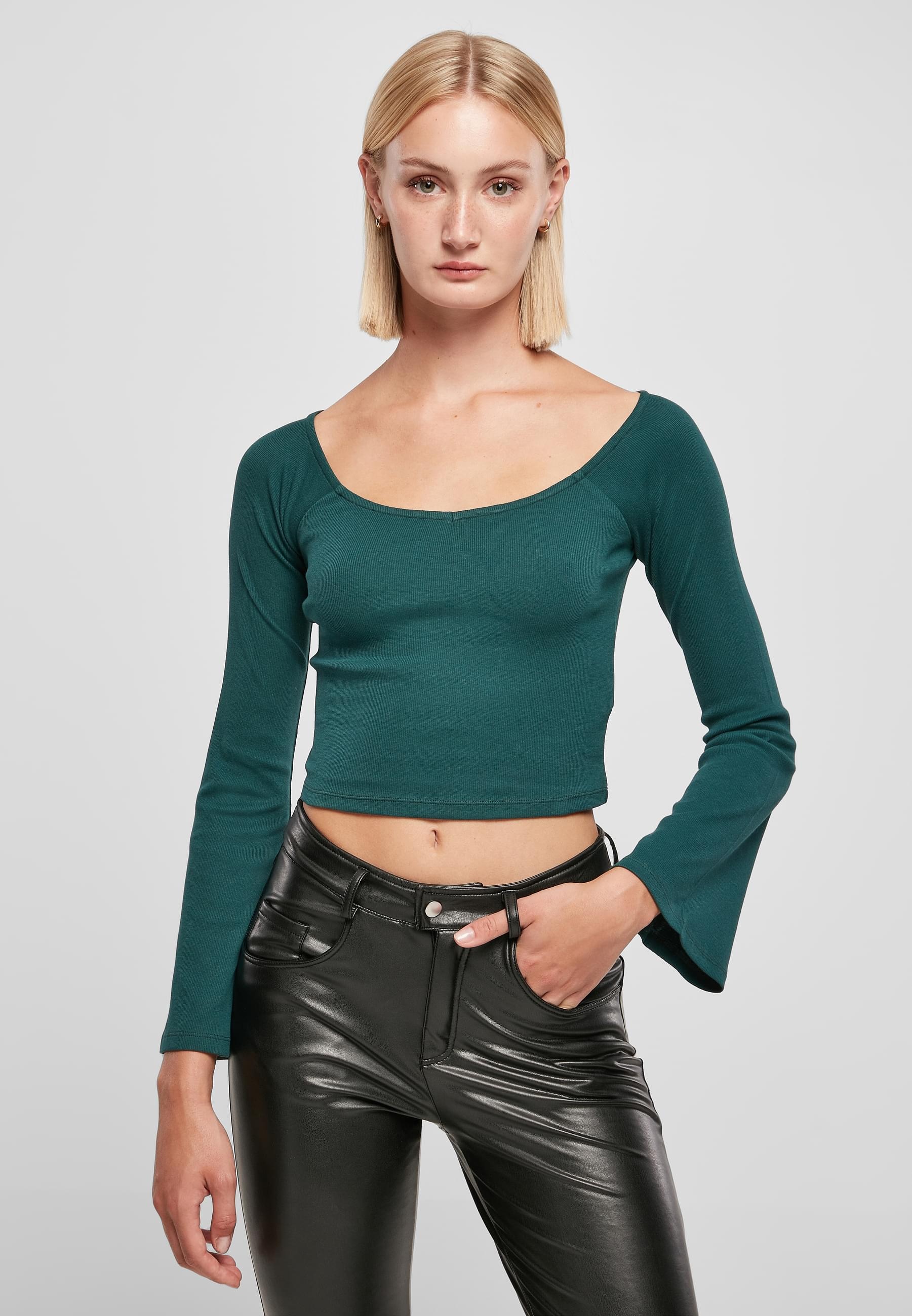 URBAN CLASSICS Langarmshirt »Urban Classics Damen Ladies Short Rib Wide V-Neck Longsleeve«, (1 tlg.)