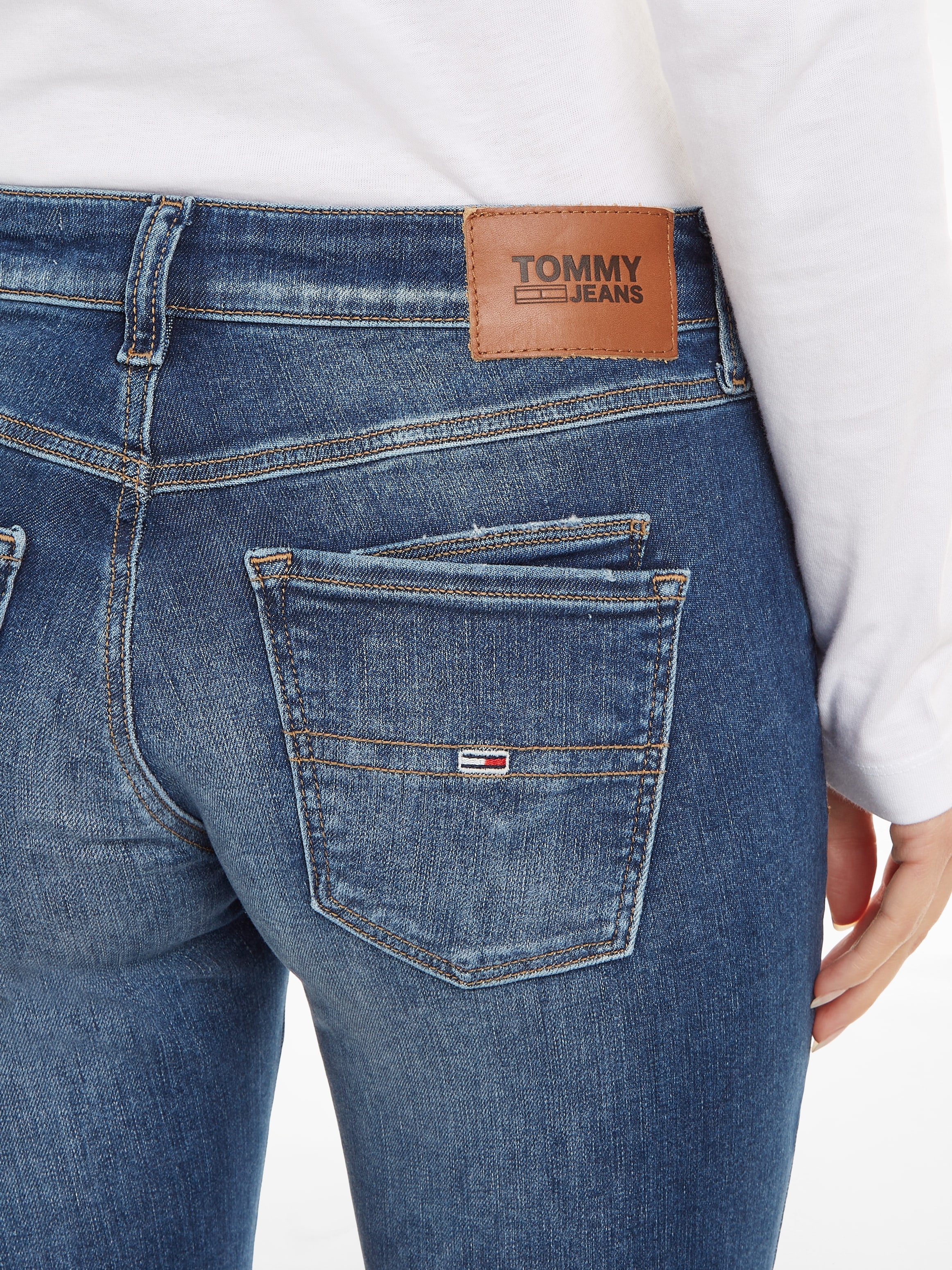 Tommy Jeans Skinny-fit-Jeans »SCARLETT modischen mit ANK Labelapplikationen bestellen SKN online BAUR LR | AG1235«