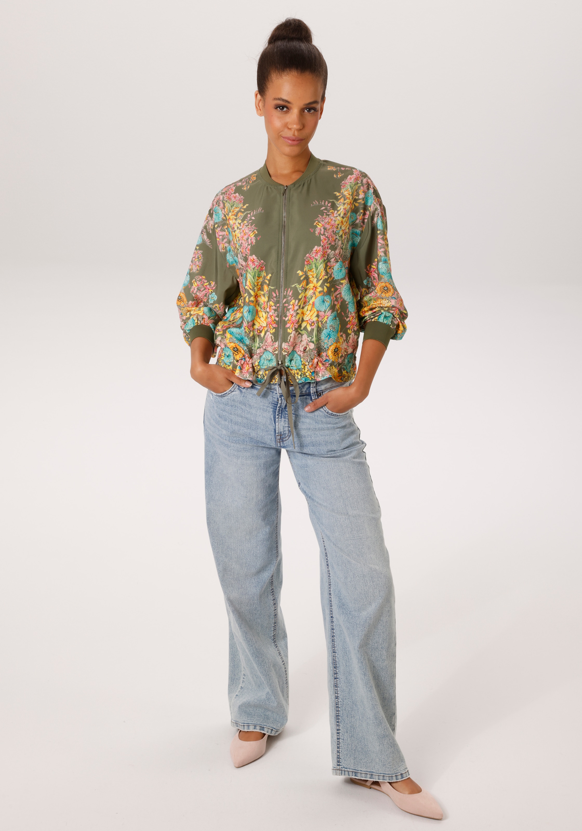 Aniston CASUAL Blouson mit farbenfrohen Blumendruck - NEUE KOLLEKTION