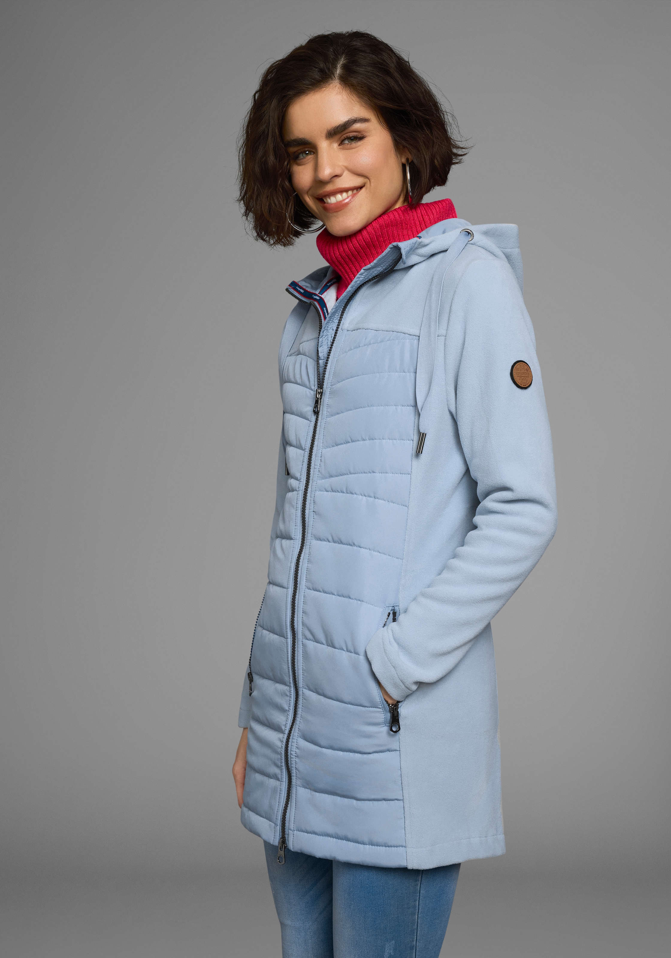 KangaROOS Langjacke, mit Kapuze, leichter Webstoff, figurbetonter Schnitt, mit Kapuze
