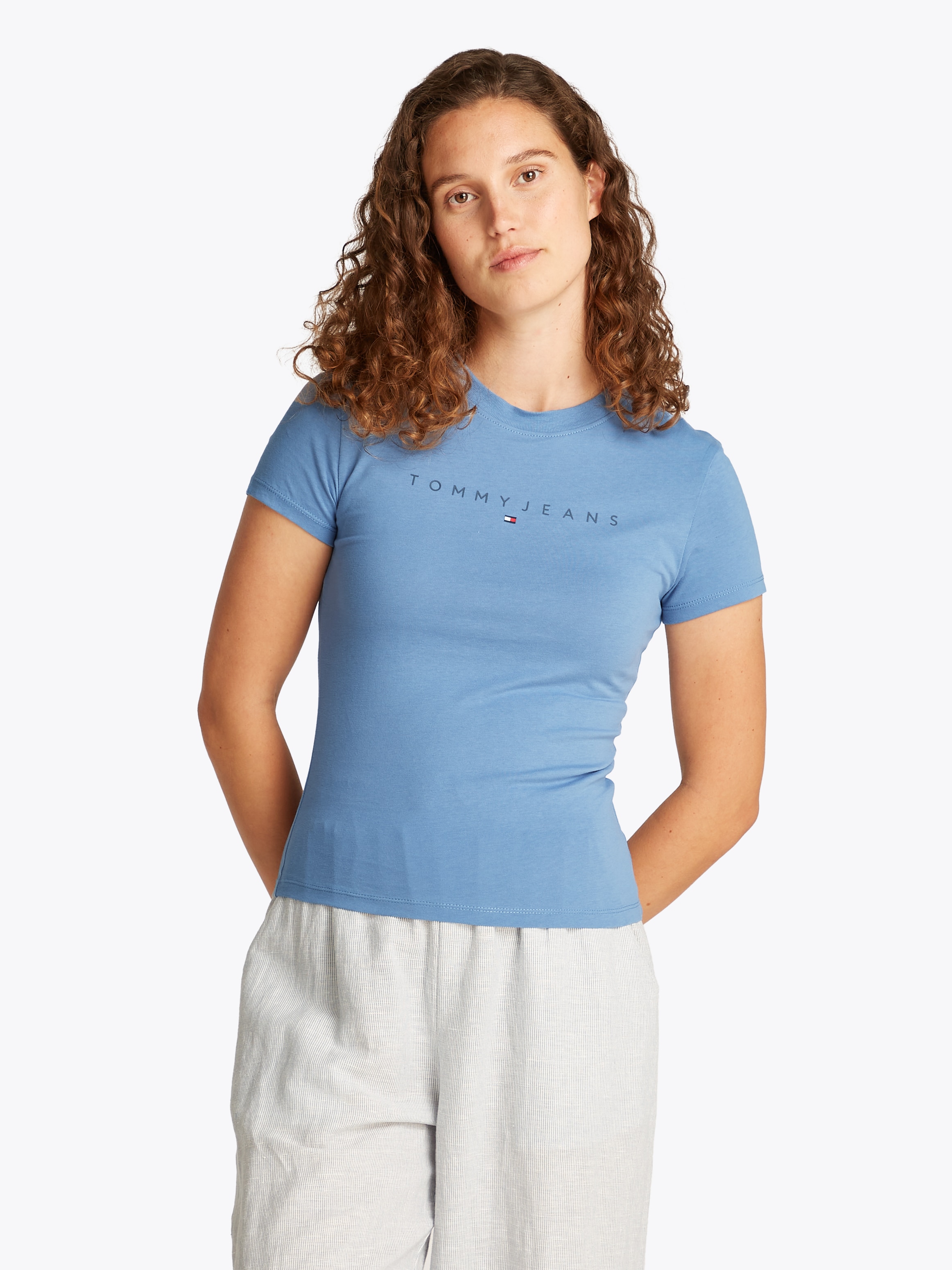 Tommy Jeans T-Shirt »TJW SLIM TONAL LINEAR TEE EXT«, mit Logoschriftzug
