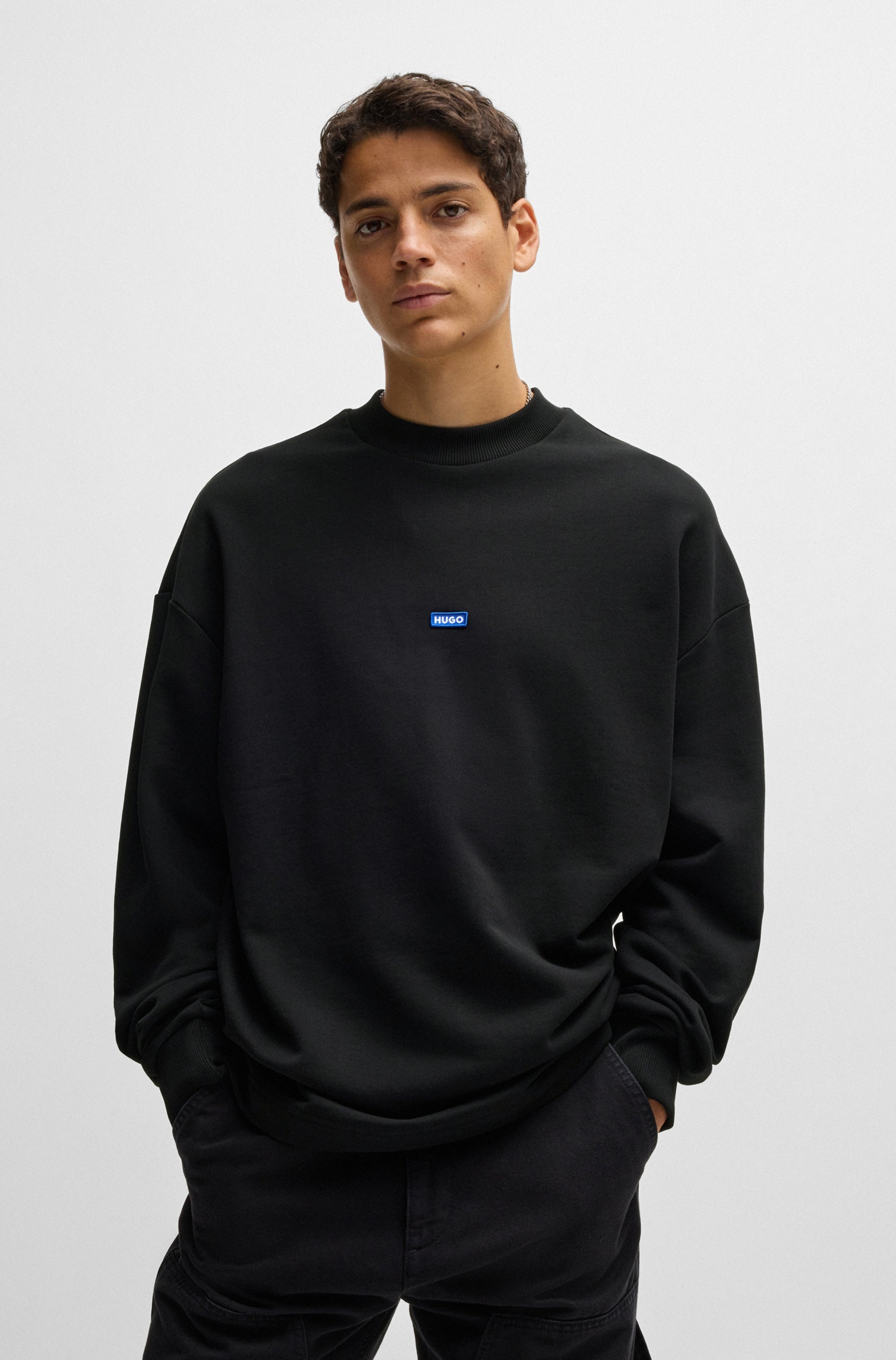 HUGO Blue Sweatshirt "Nedro", Rundhalsausschnitt, Regular Fit, Logo-Patch günstig online kaufen