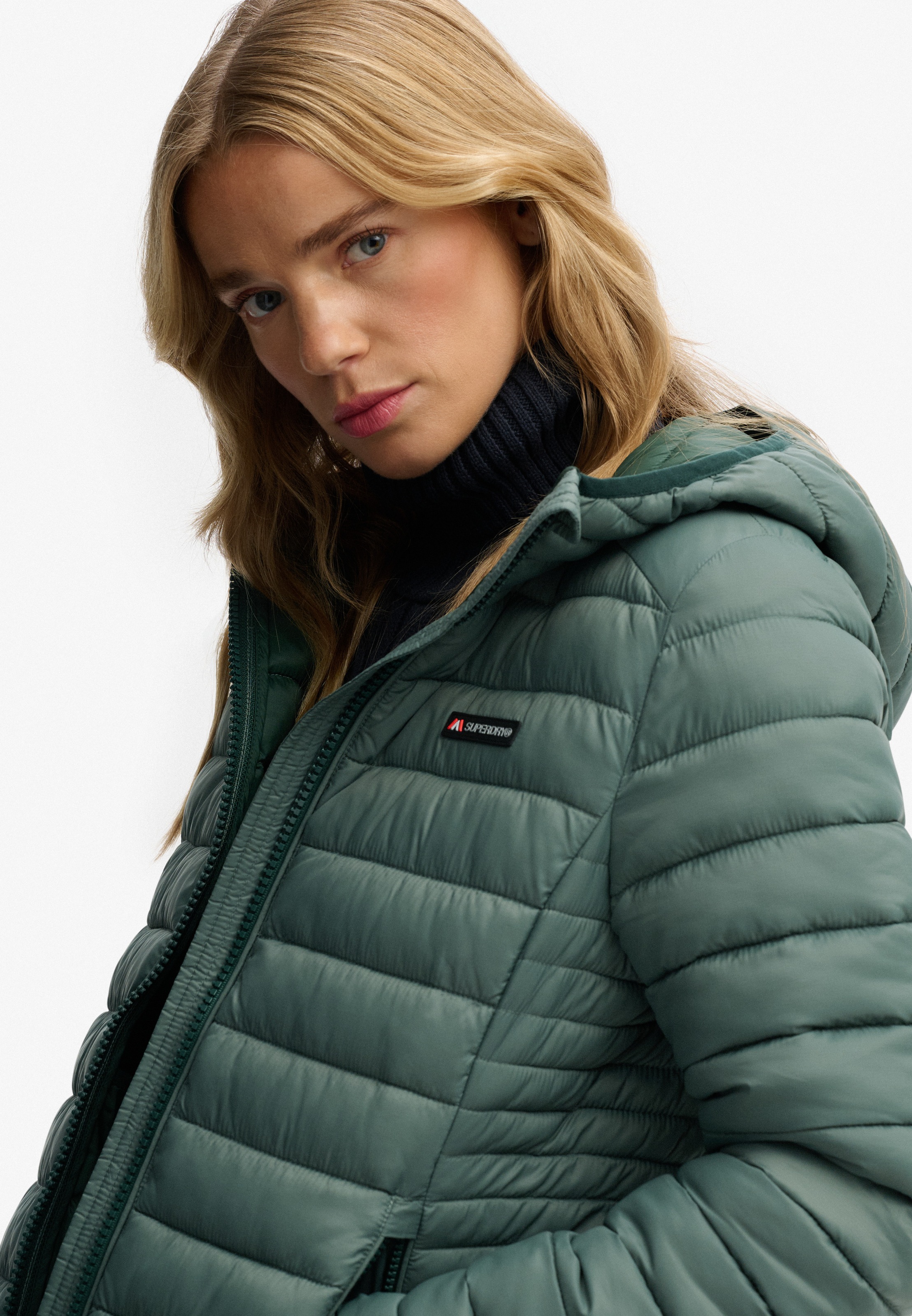 Superdry Steppjacke »HOODED FUJI LITE PADDED JACKET« mit Kapuze