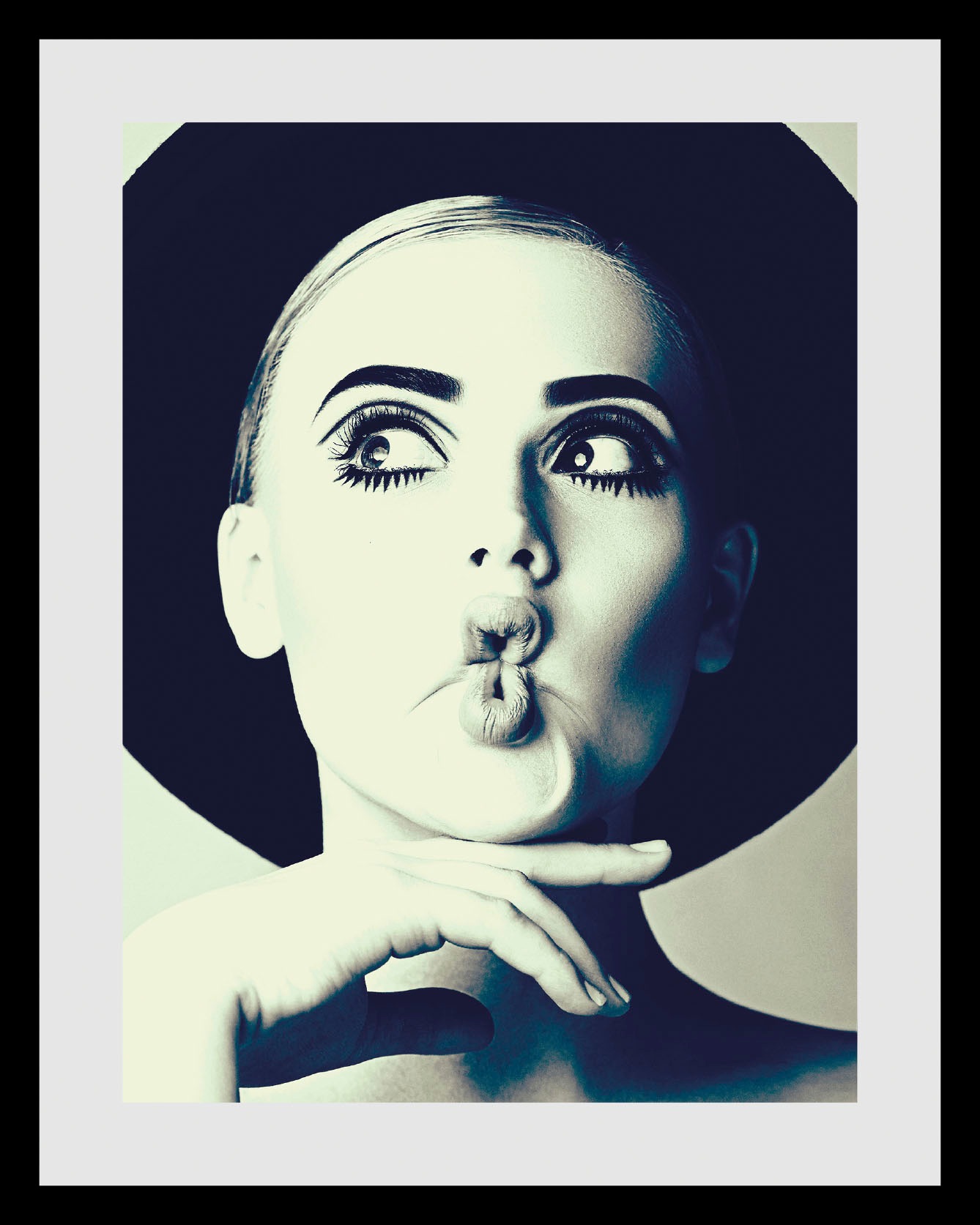 queence Bild "Duckface", Frau-Bilder von Frauen-Art-Kunst-Fashion-Mode-Maga günstig online kaufen