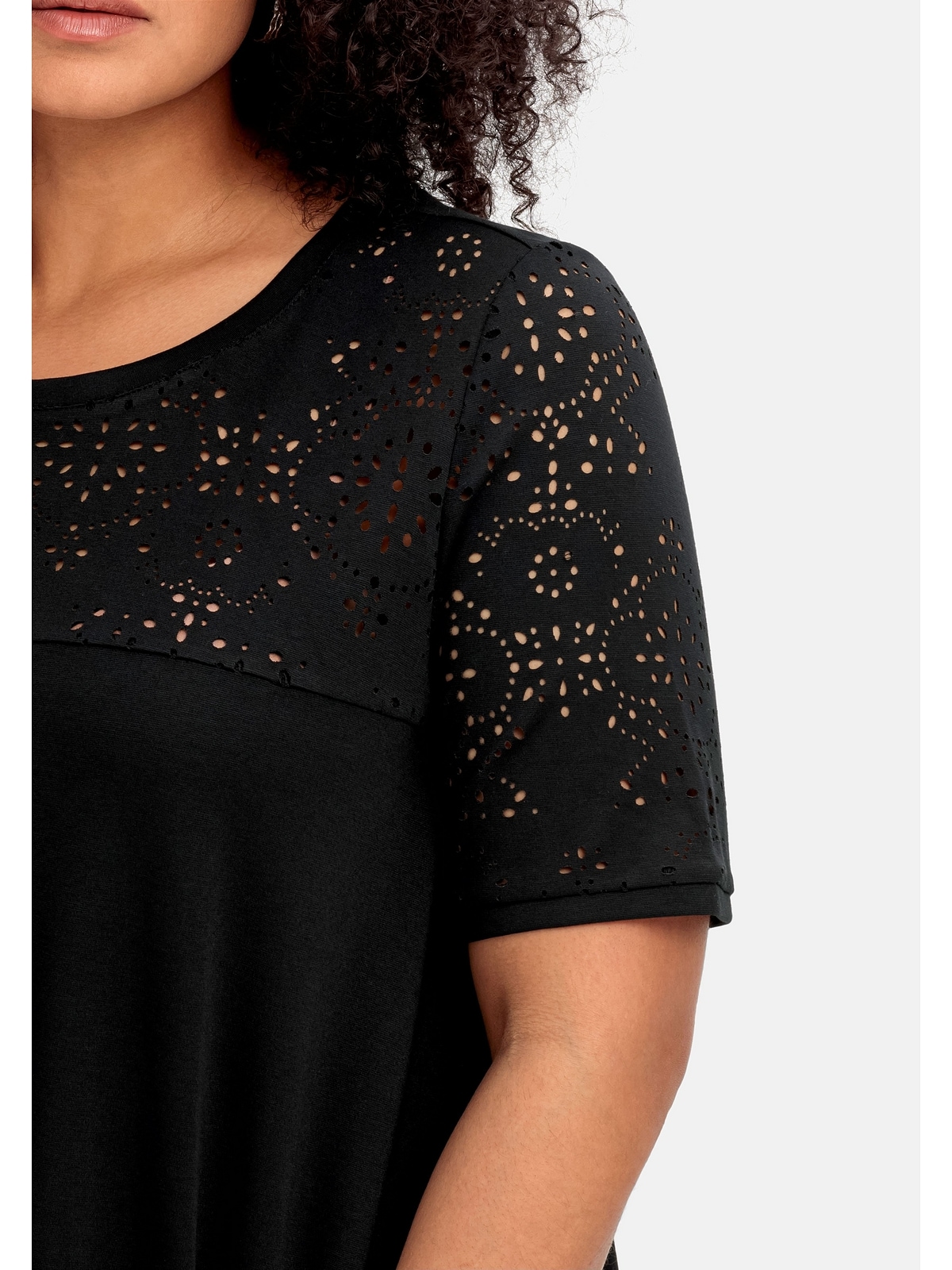 Lasercut-Muster, BAUR A-Linie Longshirt mit | kaufen »Große in online Sheego Größen«,