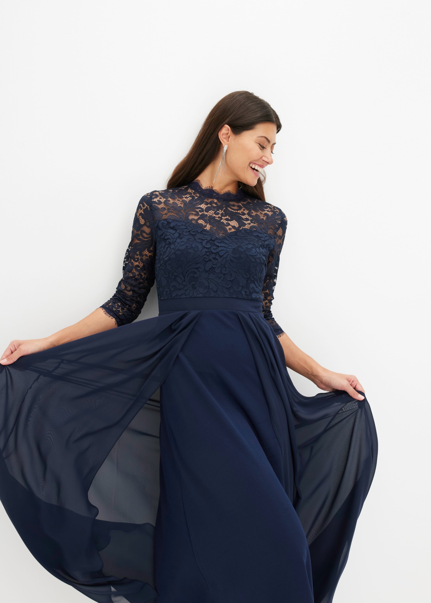 bonprix Maxikleid toller Mix aus Spitze, Chiffon und Crêpe, 3/4 Ärmel, Rock im Lagenlook