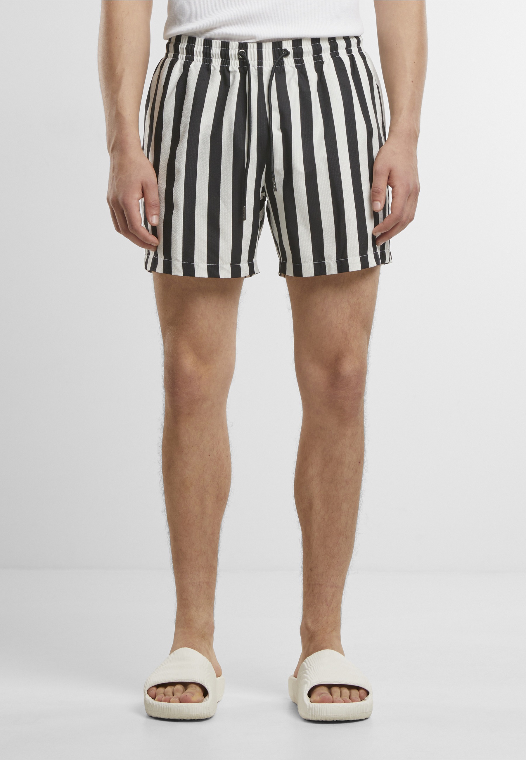 URBAN CLASSICS Badeshorts »Urban Classics Striped Seersucker Swim Shorts«
