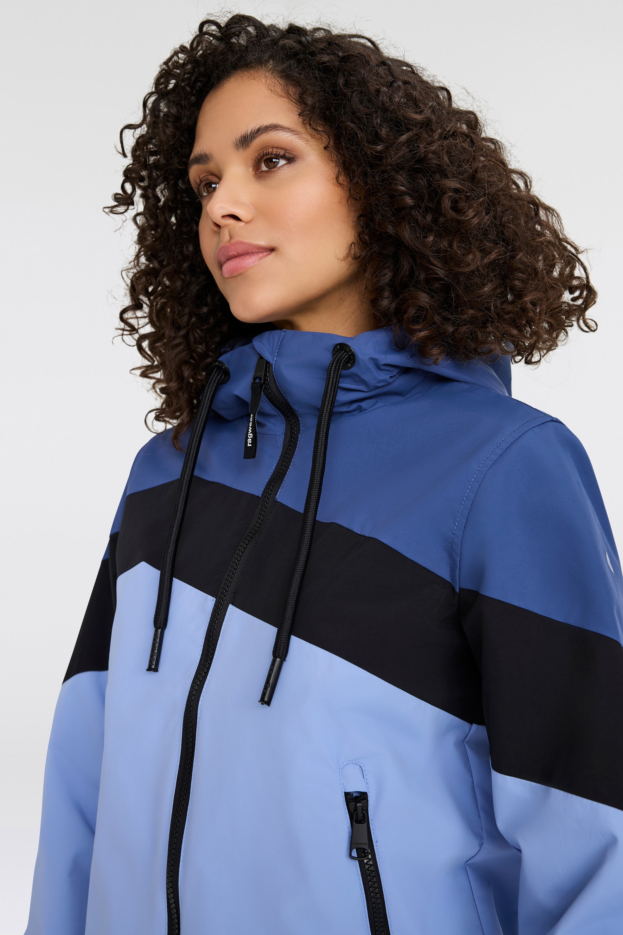 Ragwear Funktionsjacke »NUGGIE OMBRE O«, mit Kapuze, Übergangsjacke aus wasserabweisendem Material