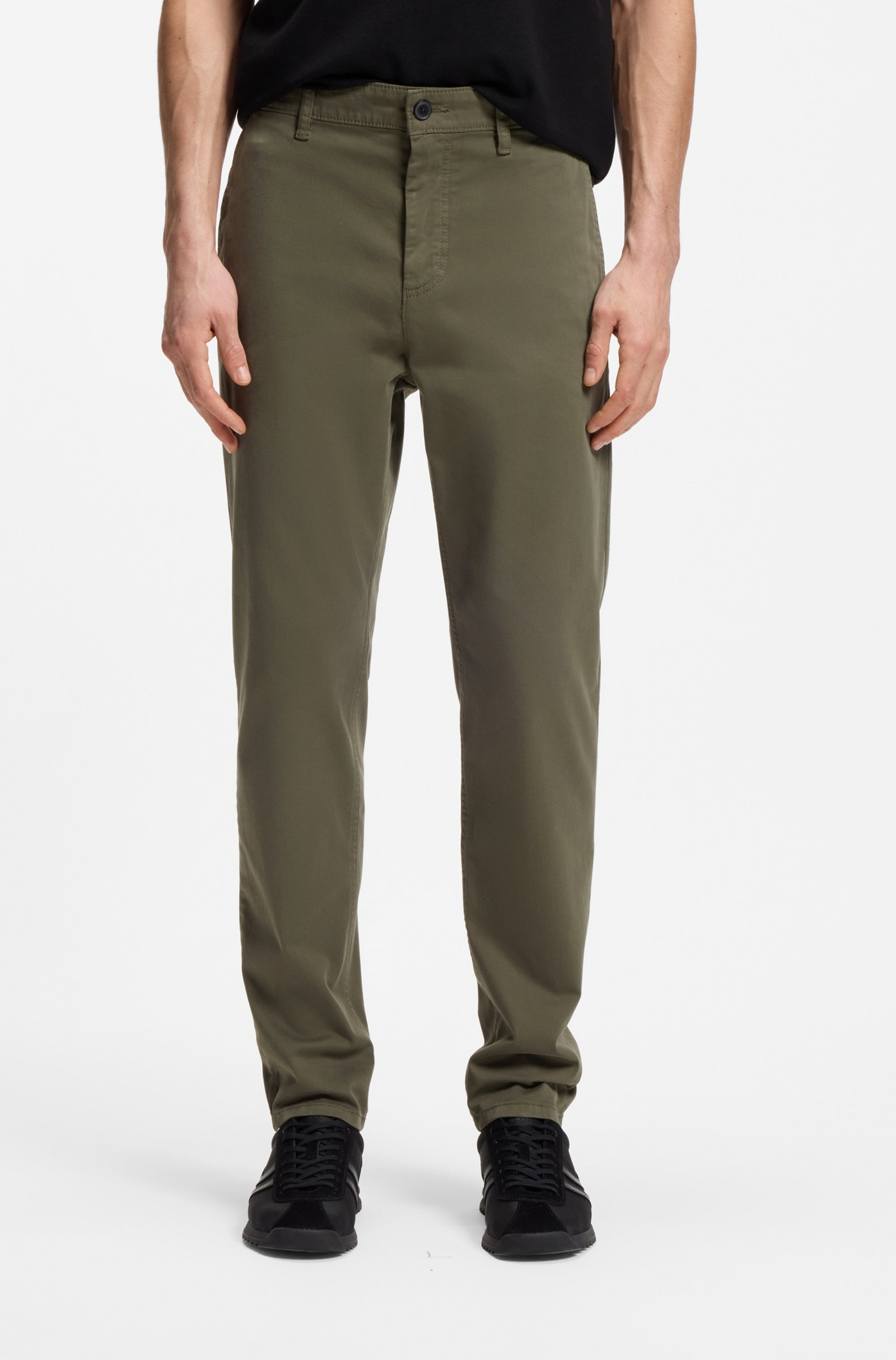 BOSS ORANGE "Tapered-fit" Aus komfortabler Stretch-Baumwolle und mit BOSS Logo hinten