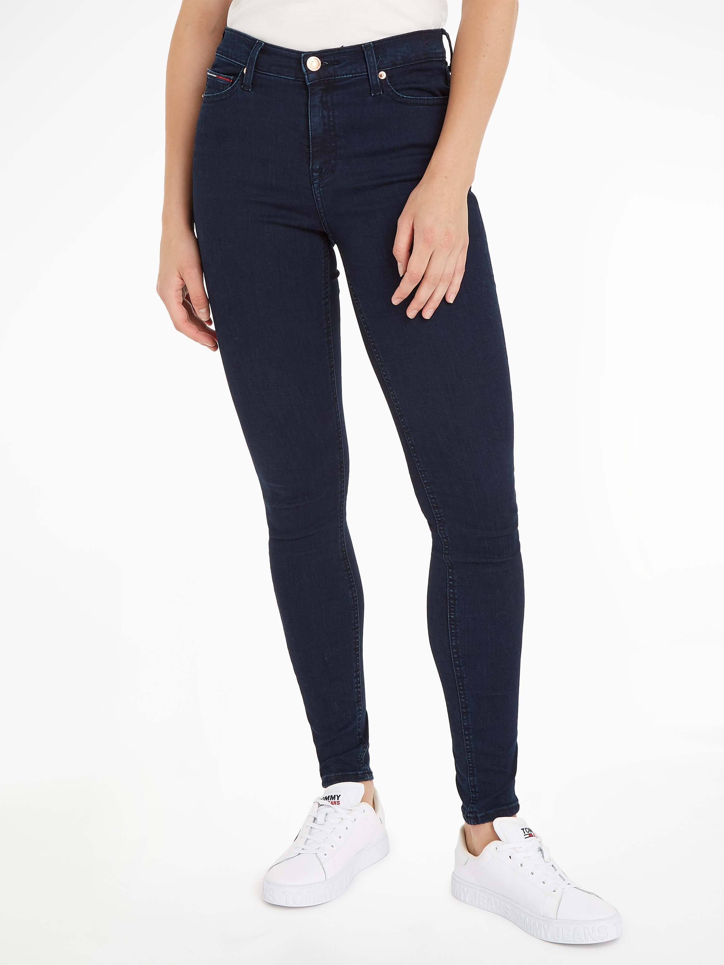 Tommy Jeans Skinny-fit-Jeans »Nora Mid Rise Skinny Fit«, mit Tommy Jeans Logo-Badge & Stickereien