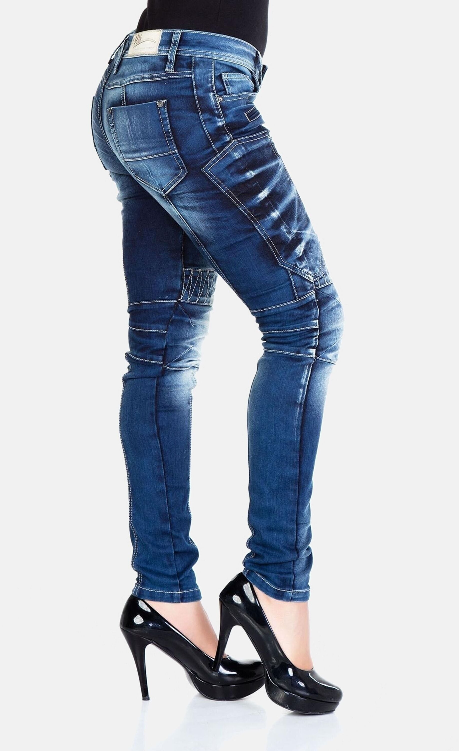 Cipo & Baxx Skinny-fit-Jeans »Jeans«, mit Knopfleiste und Ziernähten, WD-255