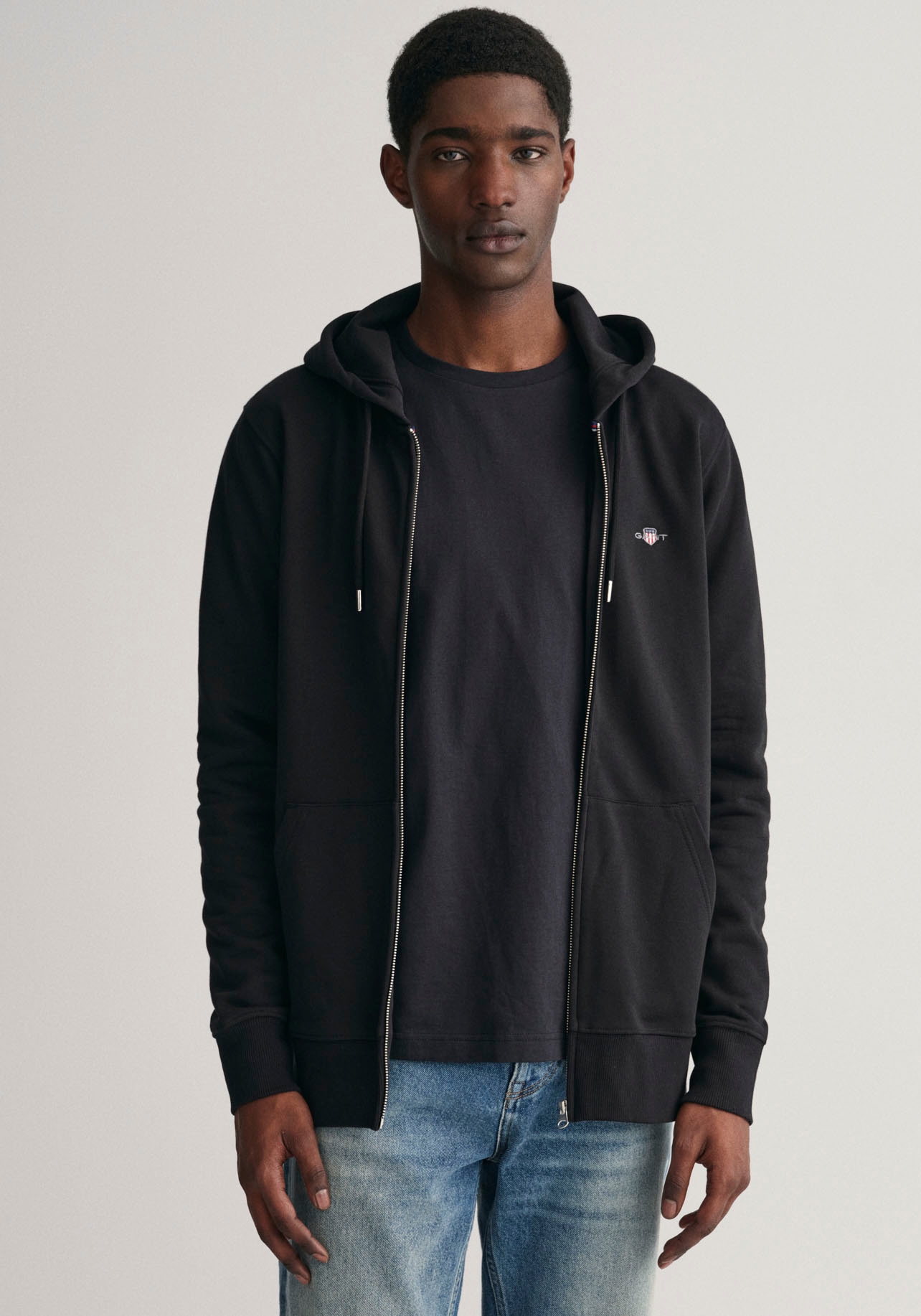 Gant Kapuzensweatjacke "REG SHIELD FULL ZIP HOODIE", mit Logostickerei auf der Brust