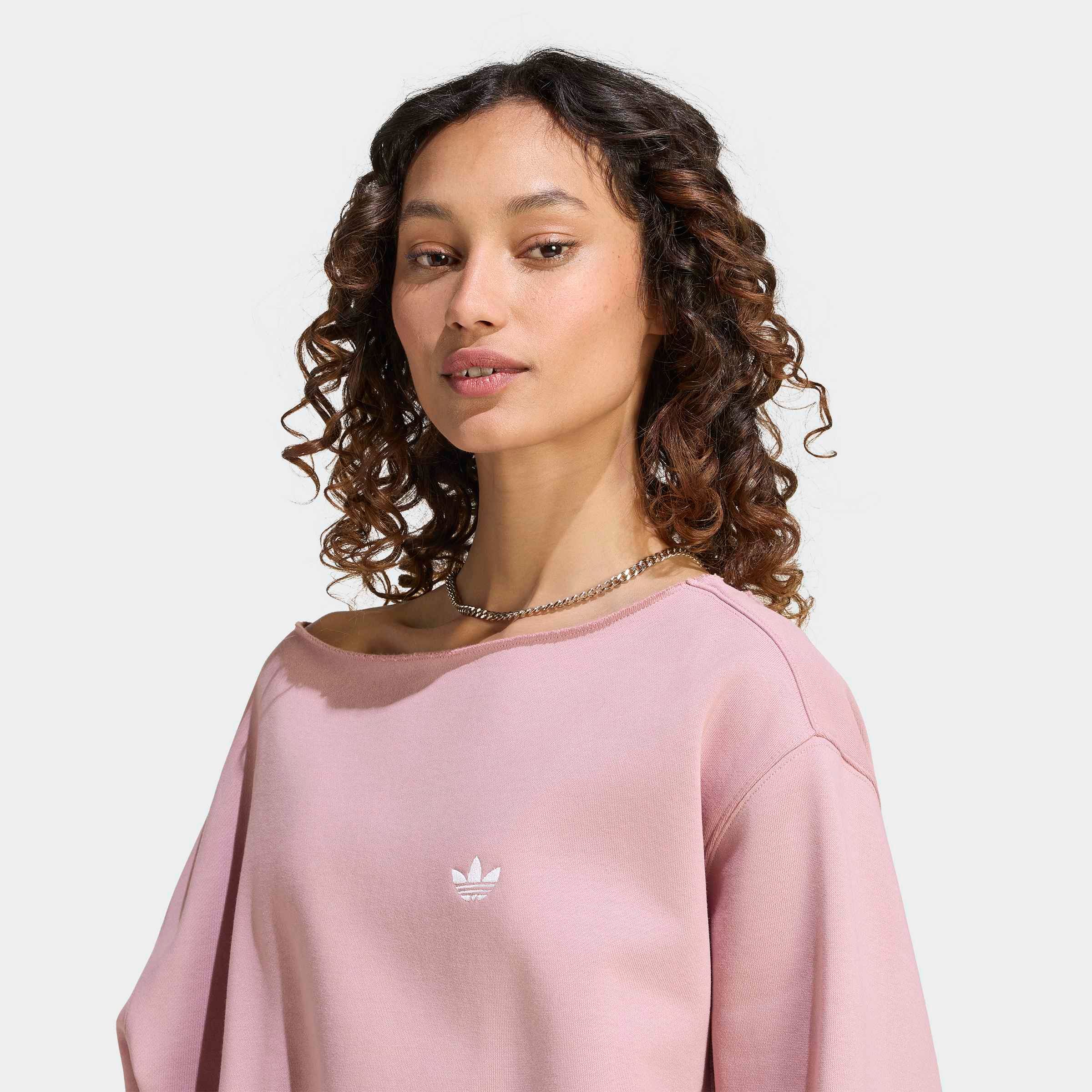 adidas Originals Sweatshirt »ESS CRW LO«, mit sportlichem Stil, ohne Verschluss, in normaler Länge
