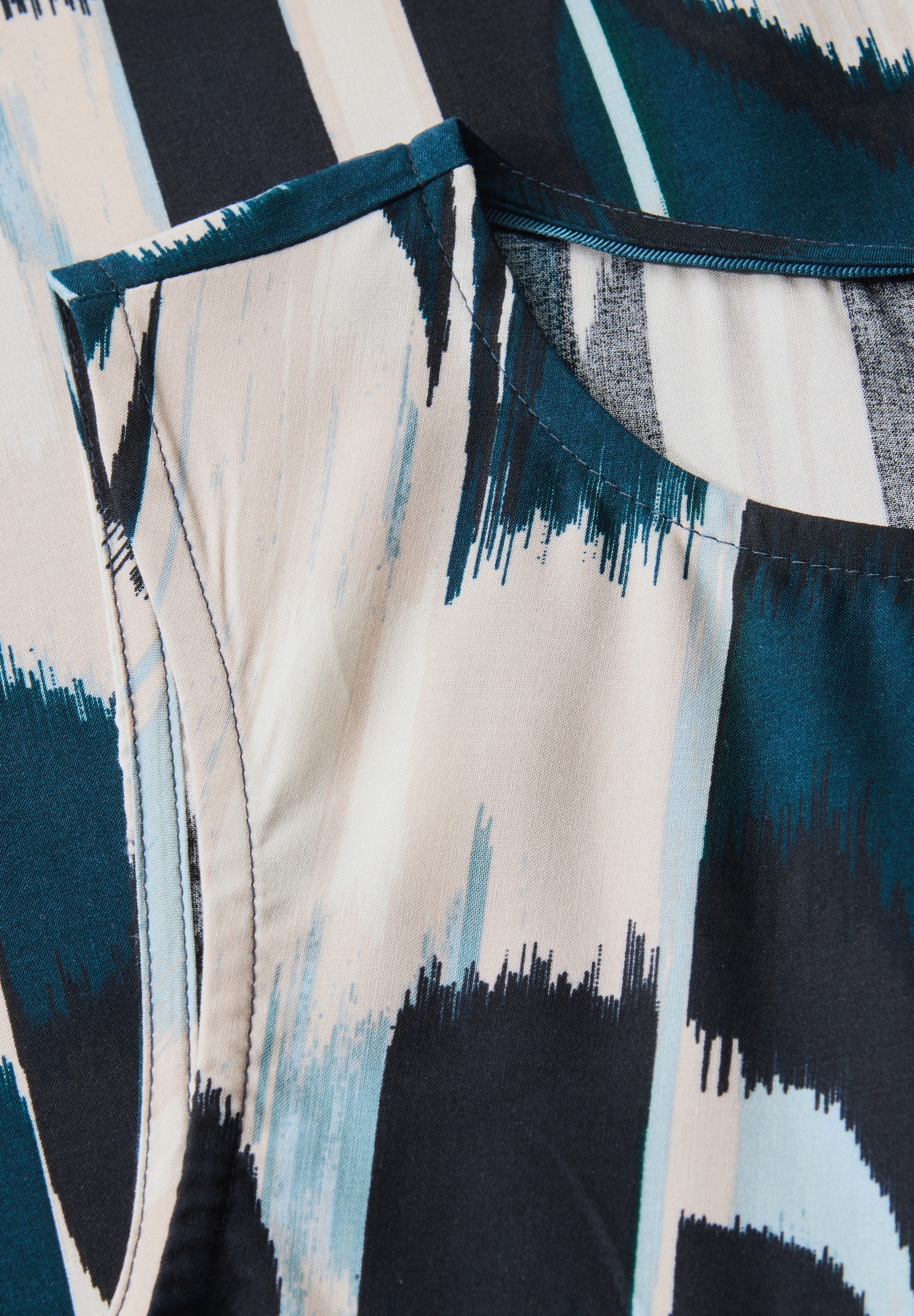 STREET ONE Blusentop, mit grafischem Muster