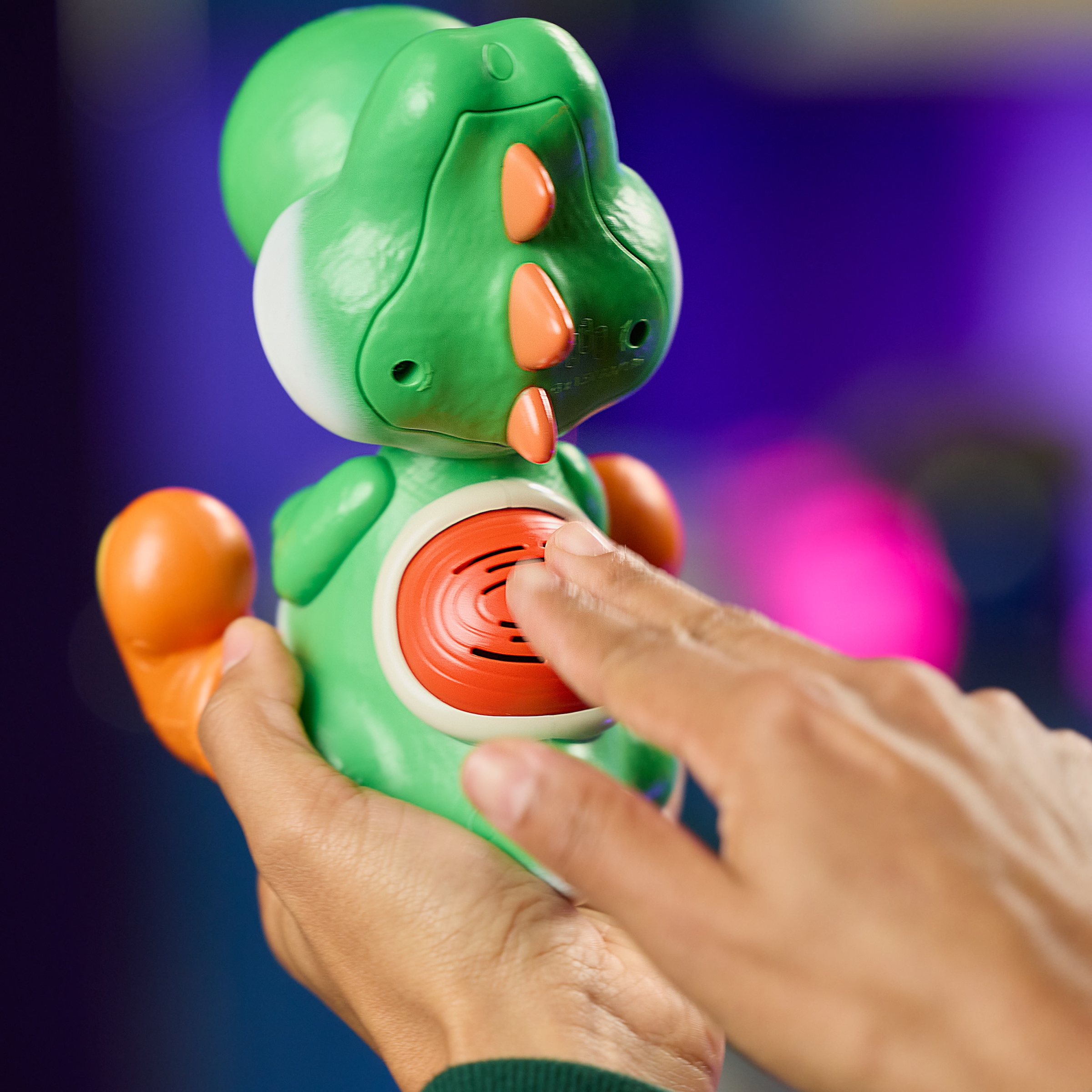 Spin Master Spielfigur »Super Mario Galaxy Film, Hatchin' Yoshi, Interaktiver Yoshi im Ei« mit Sound- und Bewegungseffekten