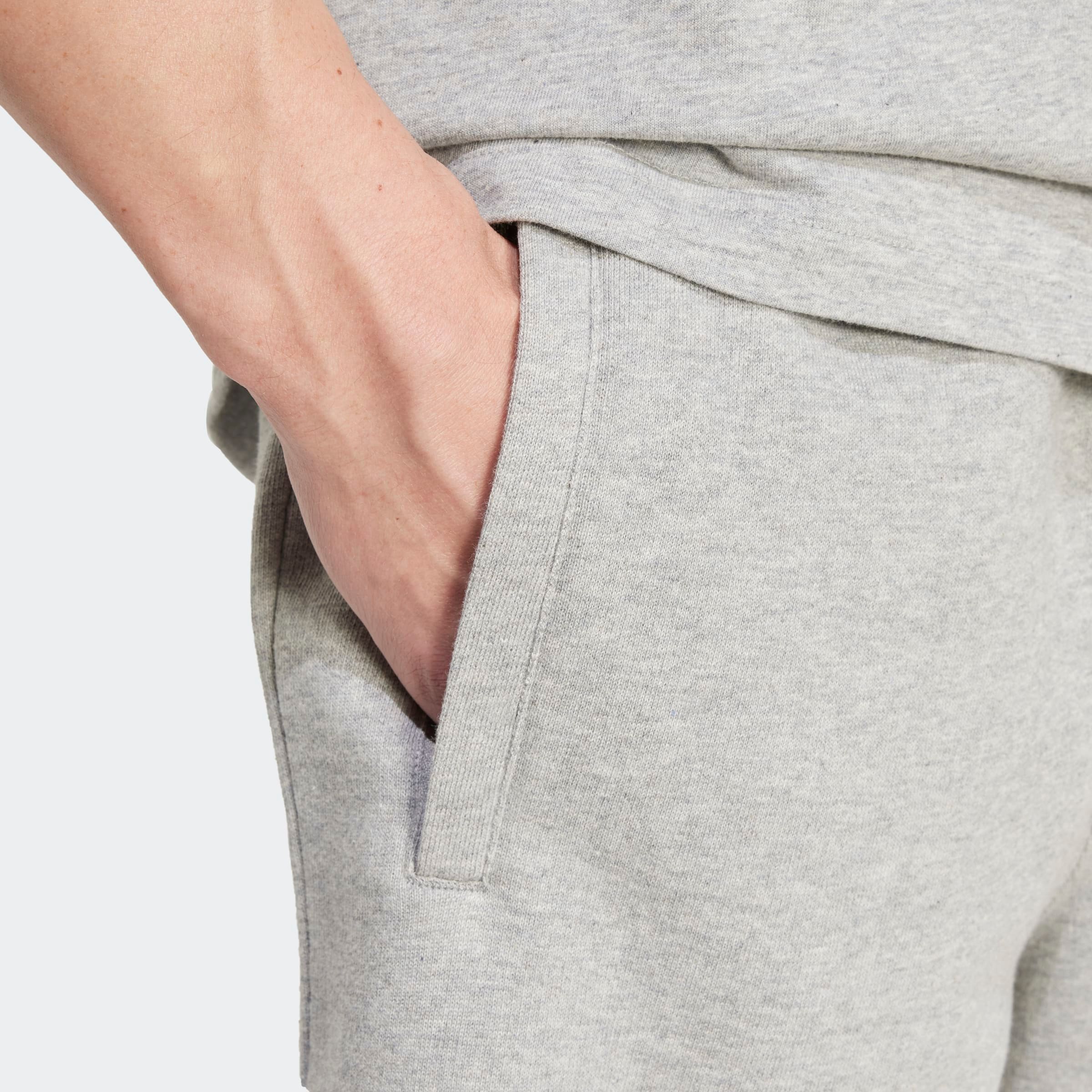 adidas Originals Shorts »ESS SHO«, (1 tlg.), Essential Sweat Shorts mit Logo, aus weichem French-Terry Material