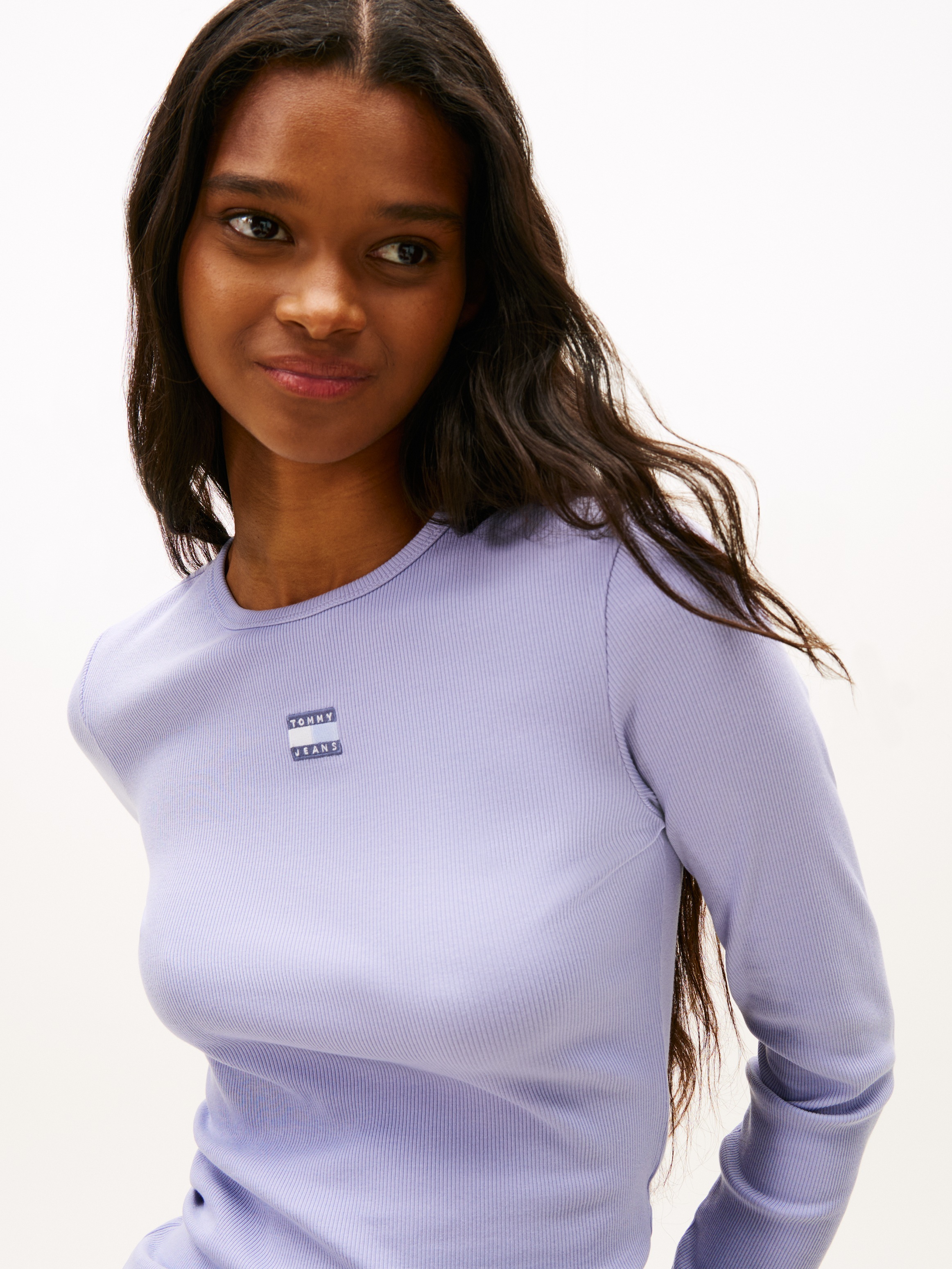 Tommy Jeans Langarmshirt "TJW SLIM LS BADGE TEE EXT" Baumwollmischung, Stre günstig online kaufen