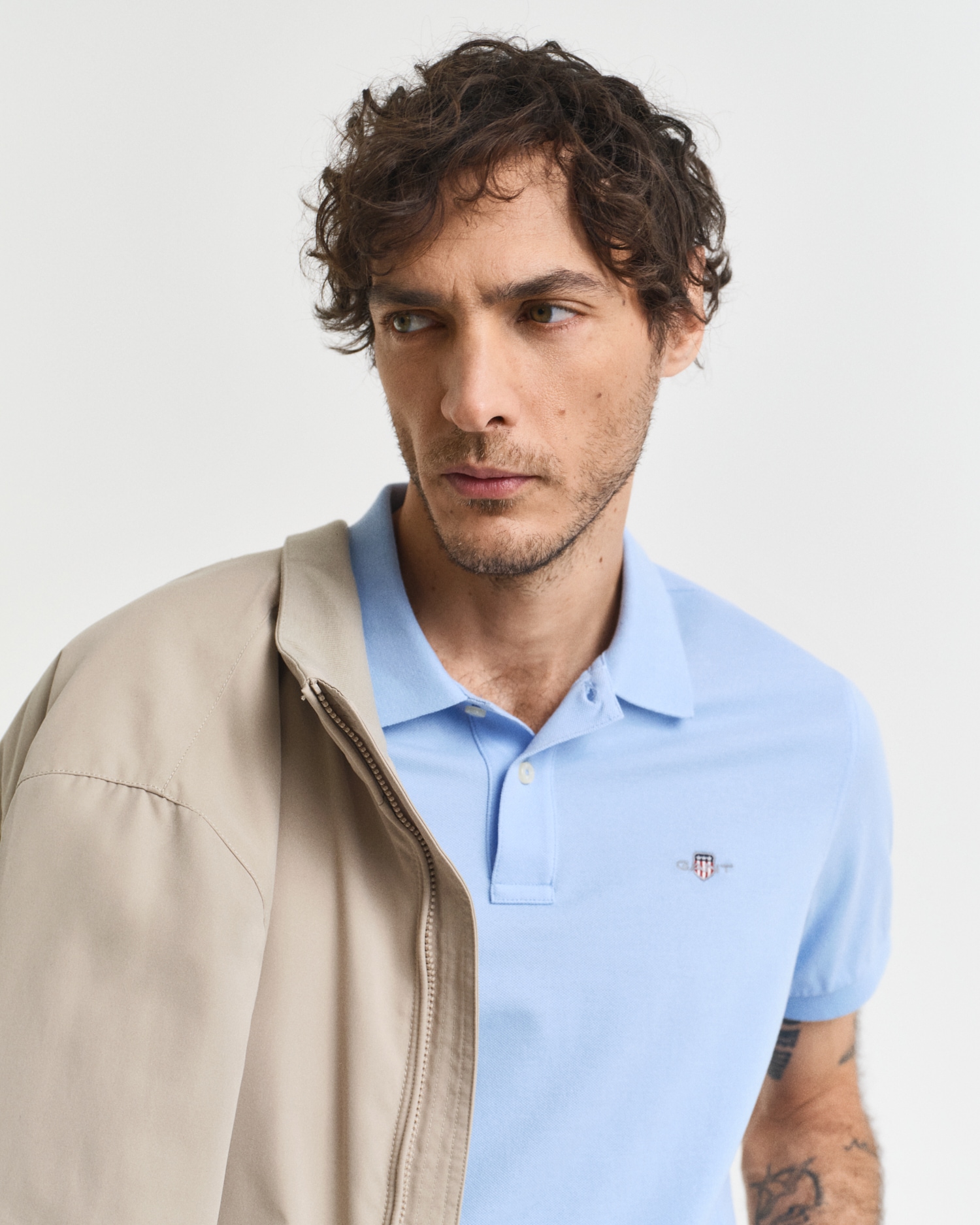 Gant Poloshirt »REG SHIELD SS PIQUE POLO« mit Logo und Flachstrickkragen 100% Baumwolle Pique