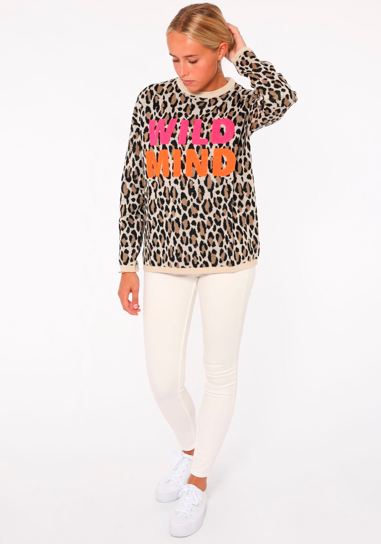 Zwillingsherz Rundhalspullover ""Leo-Wild Mind"", Animal-Muster, Neon-Schri günstig online kaufen