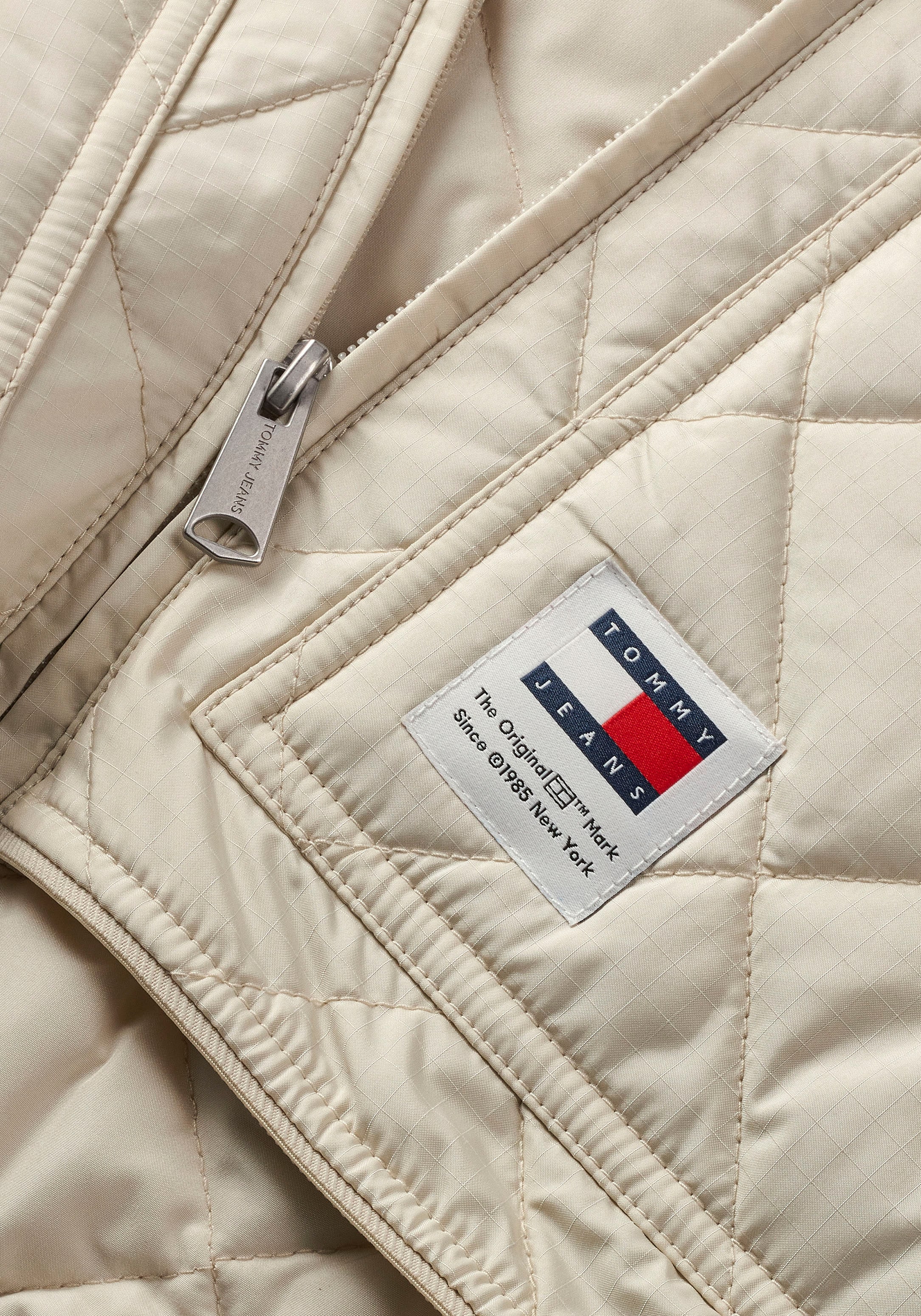 Tommy Jeans Steppweste »TJM REG ENTRY VEST« mit modischem Rautenmuster