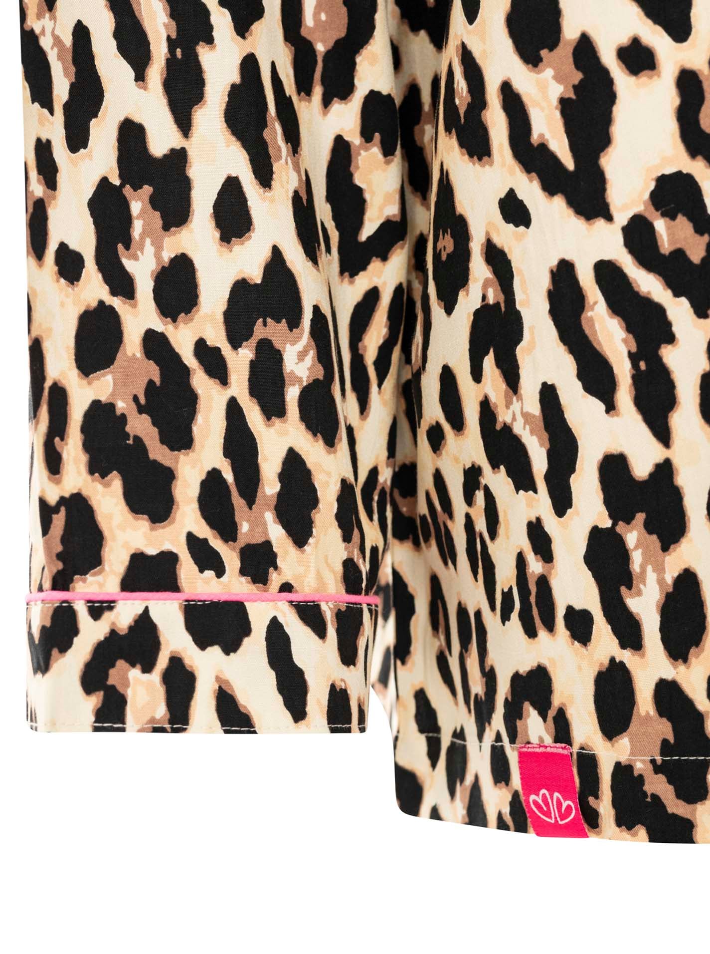 Zwillingsherz Pyjama »Cozy Leo« Leo-Muster, Oberteil mit Knöpfen, Hose mit elastischem Bund