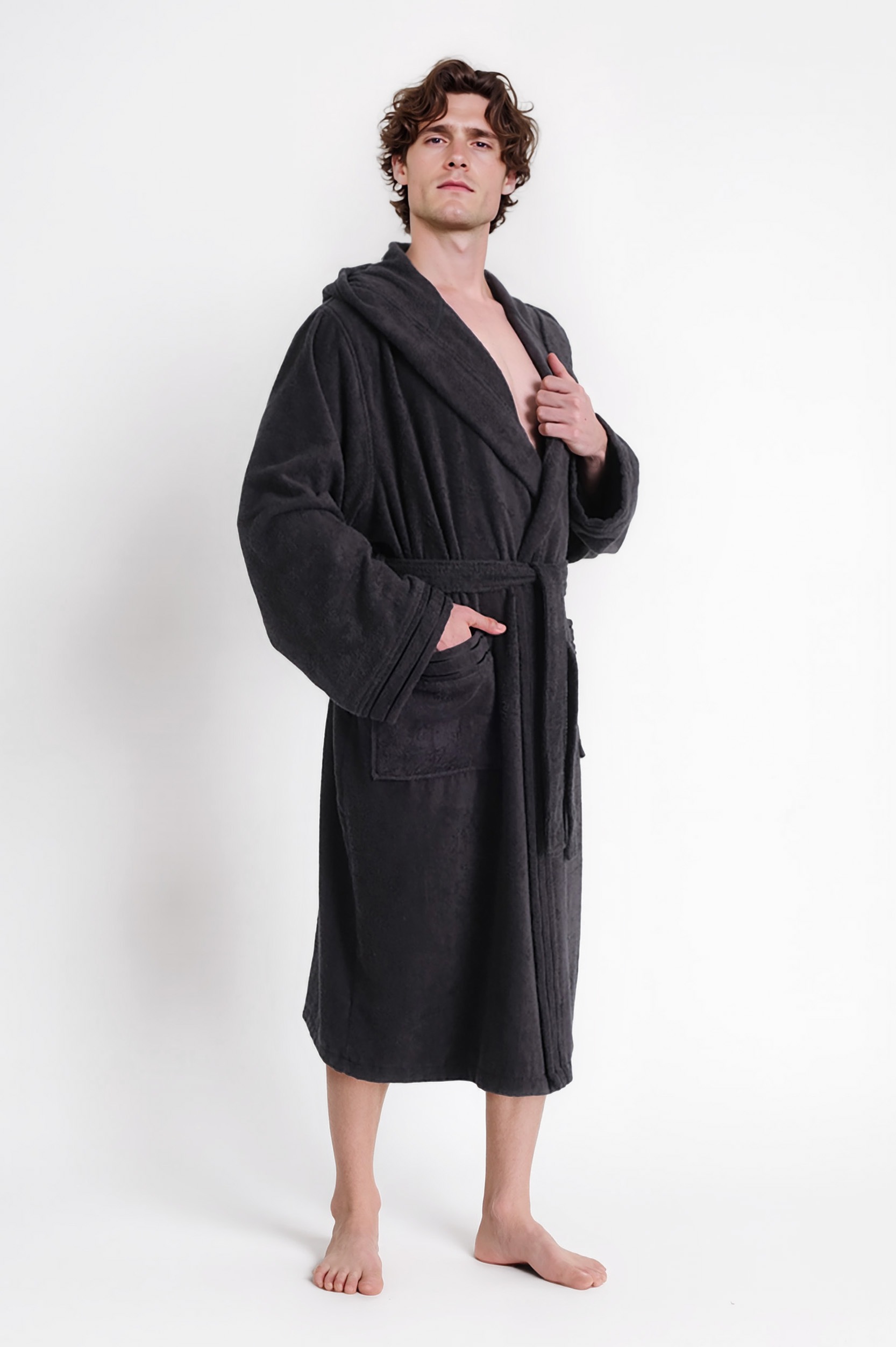 Bruno Banani Herrenbademantel »Clement, ideal für Sauna & Spa, Hotelbademantel, Morgenmantel«, (1 St.), 100% Baumwolle, einfarbig, glänzende Streifen-Bordüre, Taschen, S-4XL