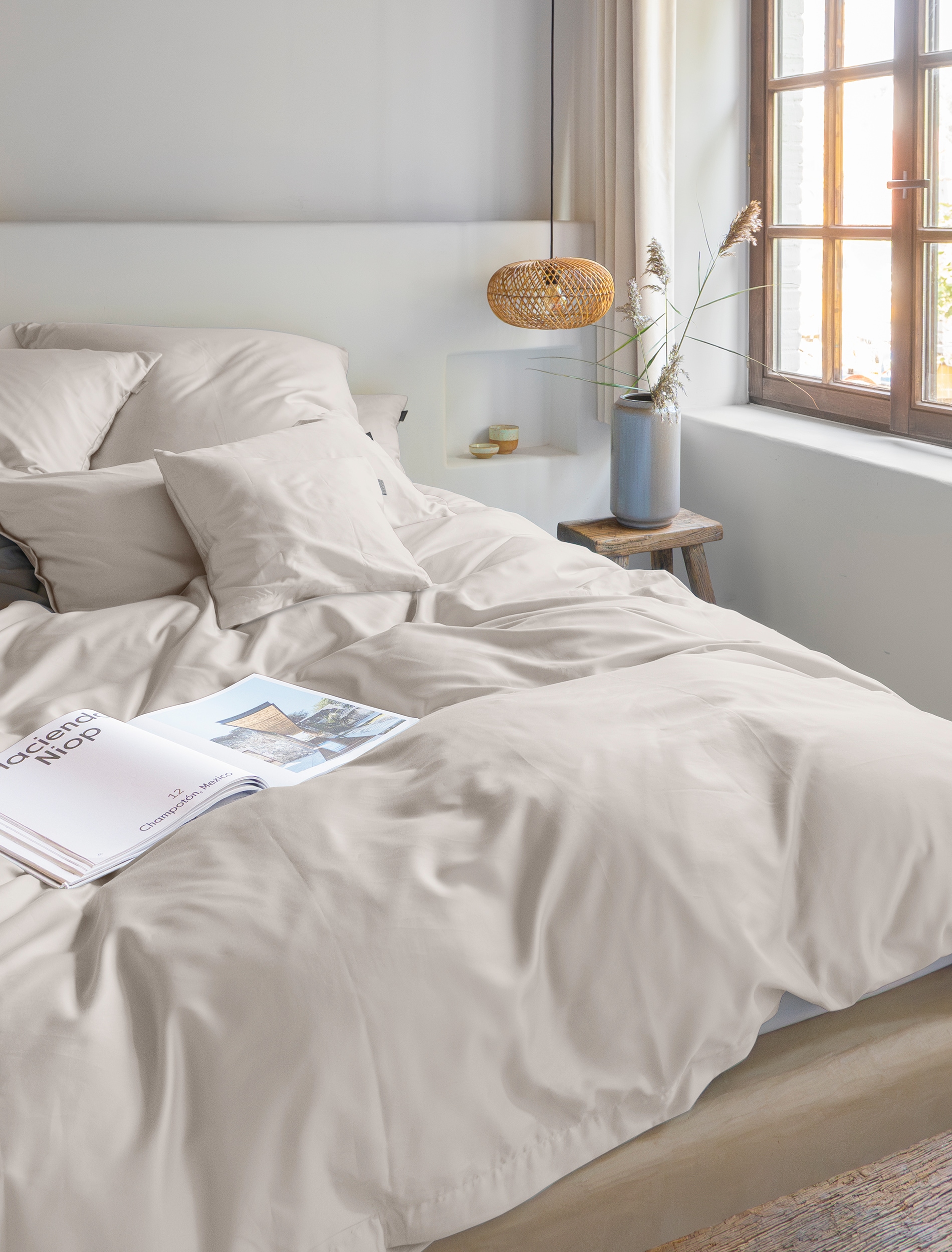 Irisette Bettwäsche "Premium Satin Bettwäsche Paris" 2 hochwertige Uni Premium Bettwäsche mit Reißverschluss, 100% Baumwolle