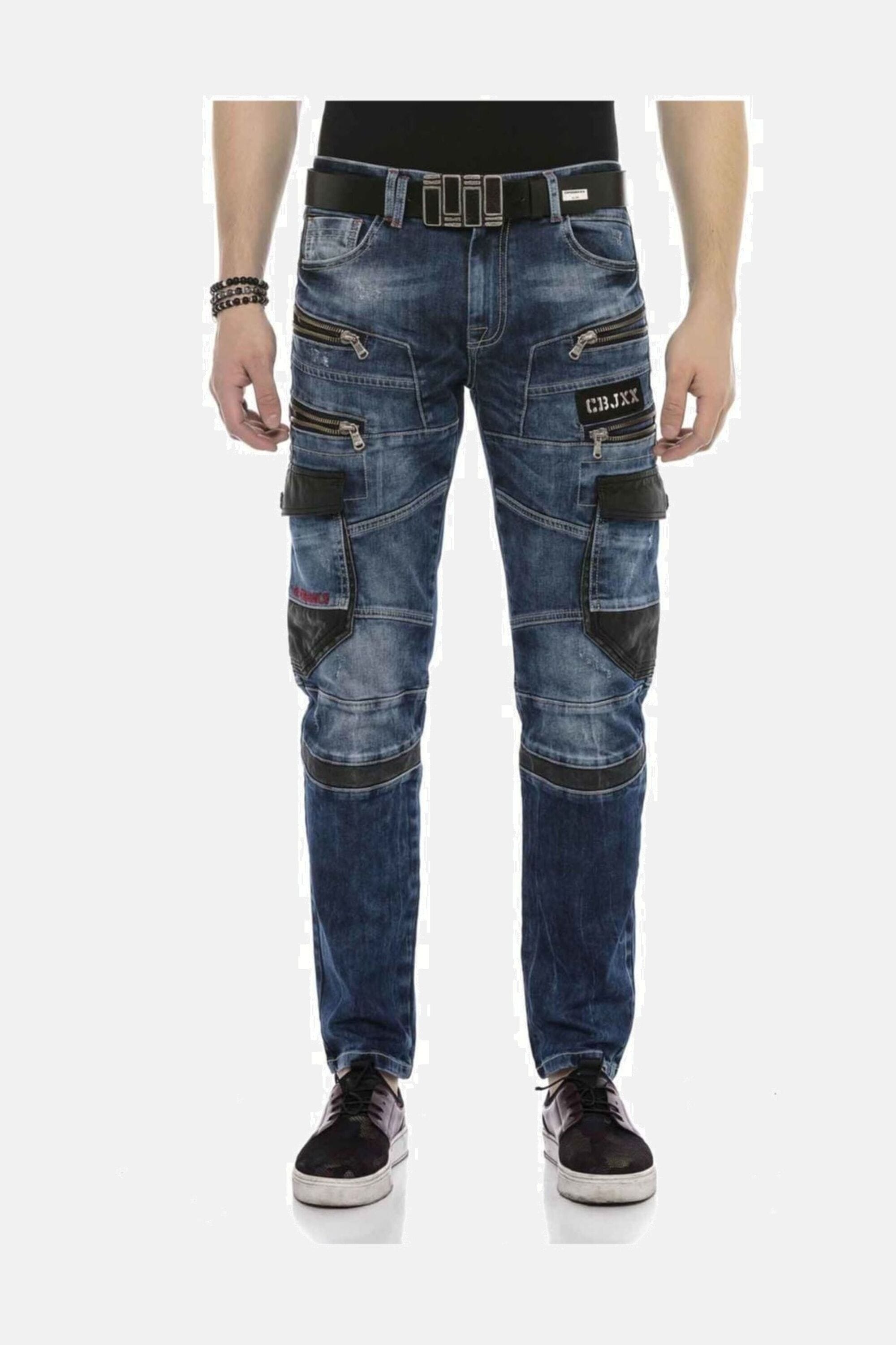 Cipo & Baxx Regular-fit-Jeans "DENIM", bequeme Jeans mit auffälligen Applikationen, CD586