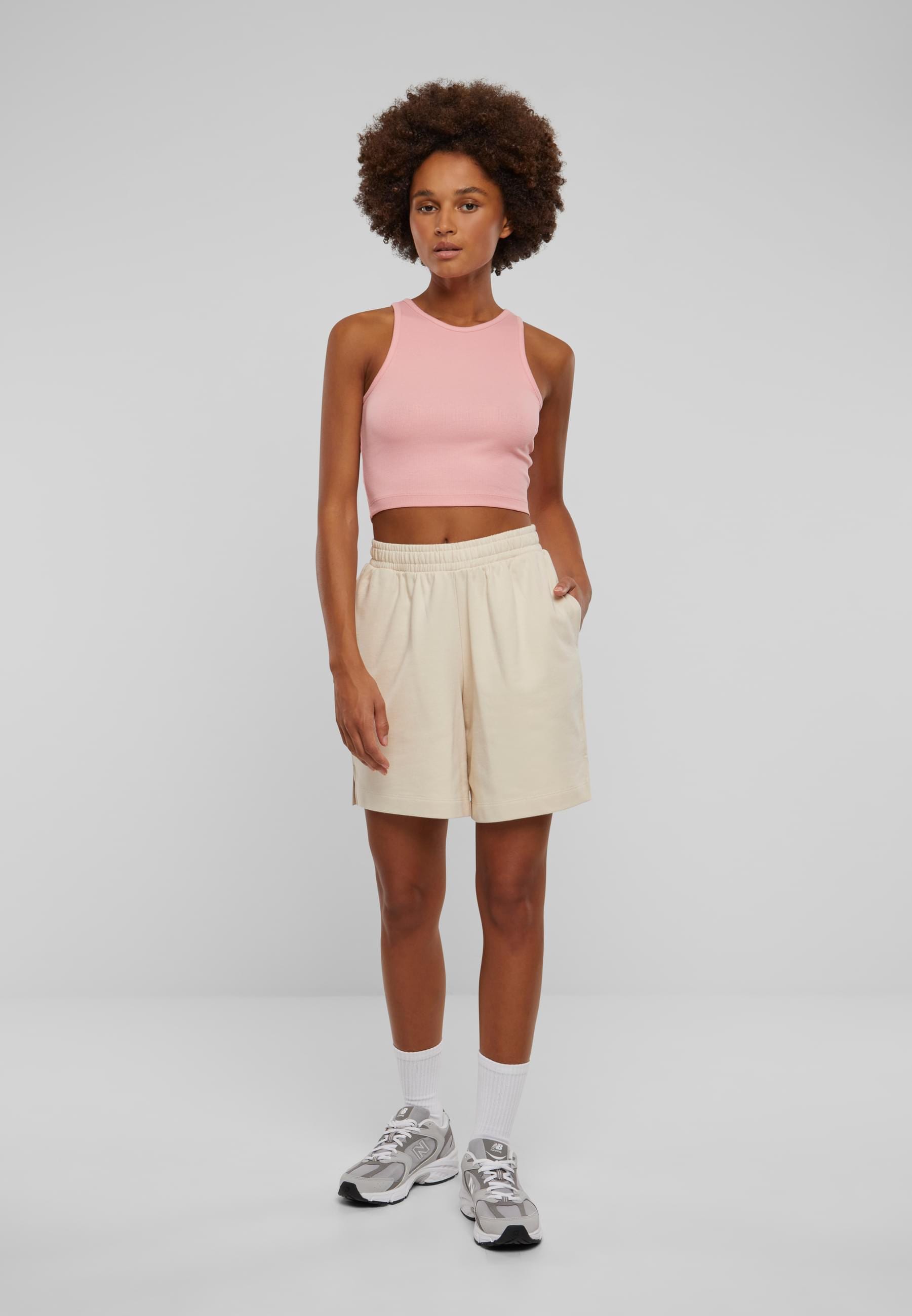 URBAN CLASSICS Sweatshorts »Urban Classics Damen Ladies Organic Terry Bermuda Pants«, (1 tlg.)