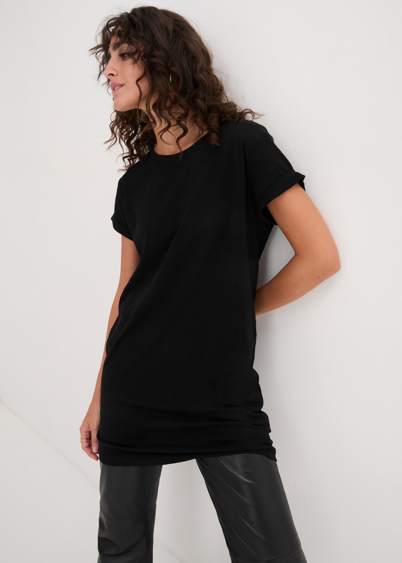 Longshirt BONPRIX, Damen, Gr. 44/46 (L), schwarz, Jersey, Obermaterial: 100% Baumwolle, unifarben, bequem ca. Mitte Oberschenkel, Rundhals, mit Umschlag Umschlagsaum, Shirts Longshirt, bequeme Passform, lang, aus reiner Baumwolle 2