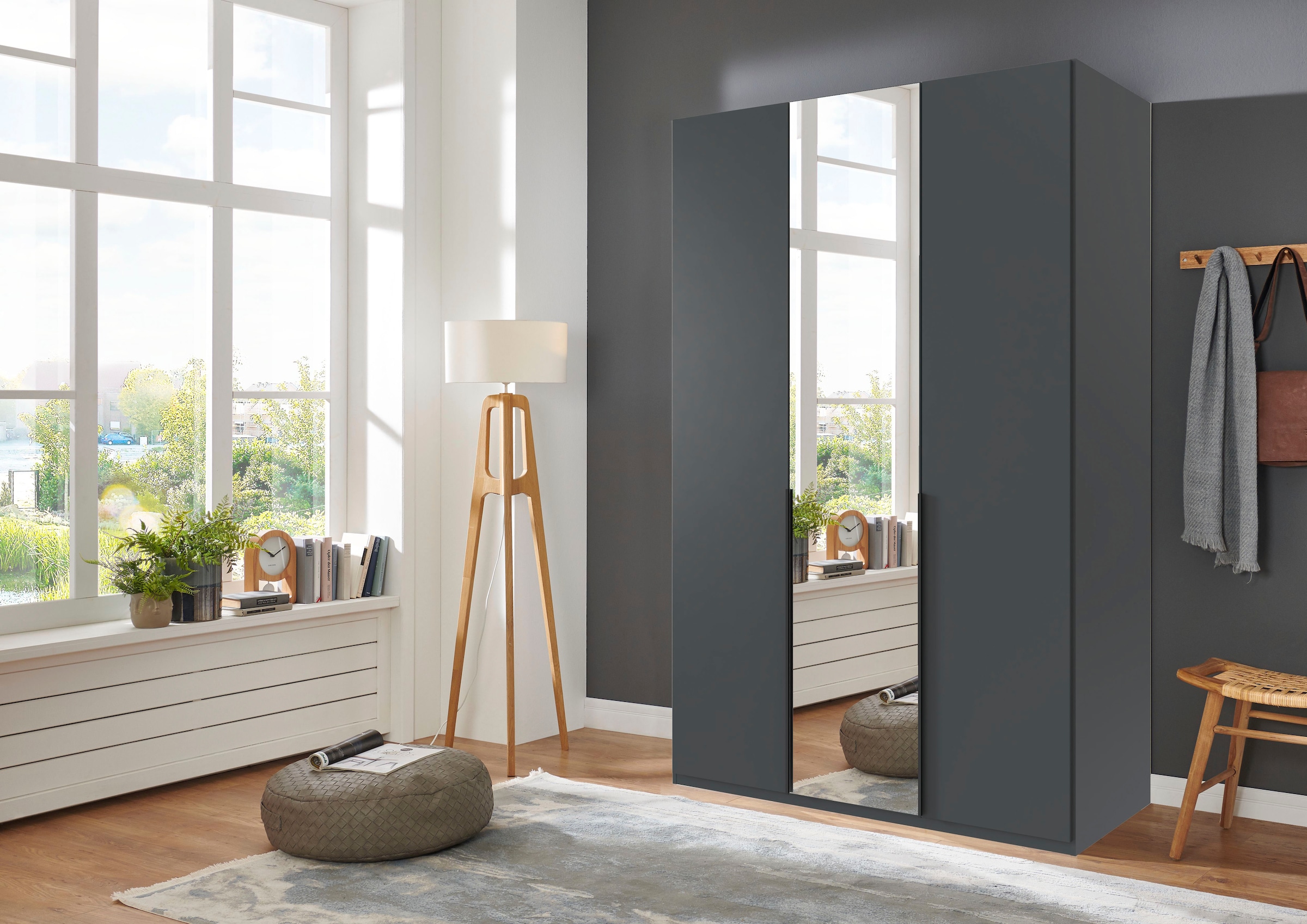 Wimex Kleiderschrank »Mugano, in 5 Breiten und 2 Höhen, Made in Germany«, (in Basic oder Premium Ausstattung mit 2 weiteren Einlegeböden), mit langen Griffstangen aus Metall, wahlweise mit oder ohne Spiegel
